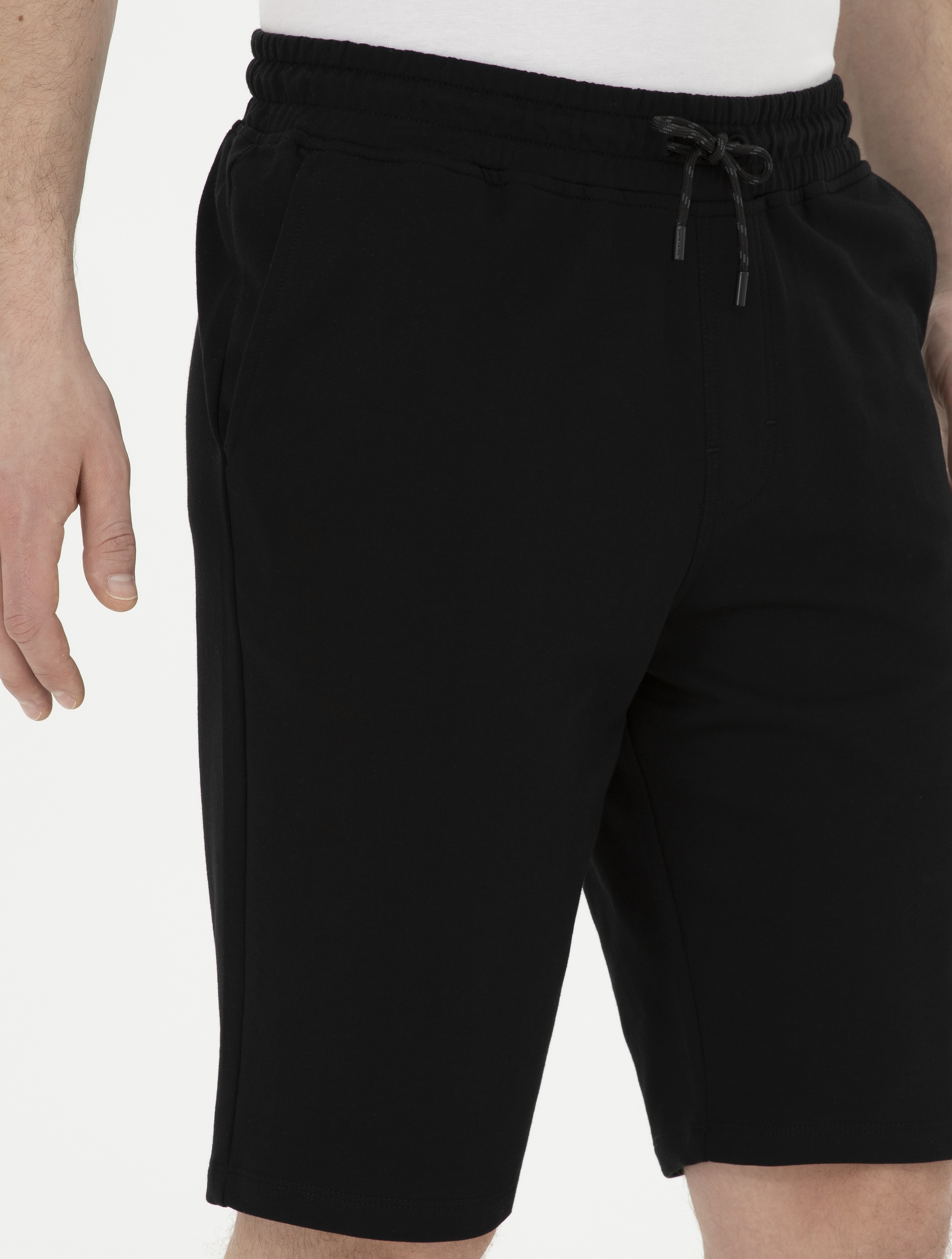 Siyah Slim Fit Örme Şort - Image 5