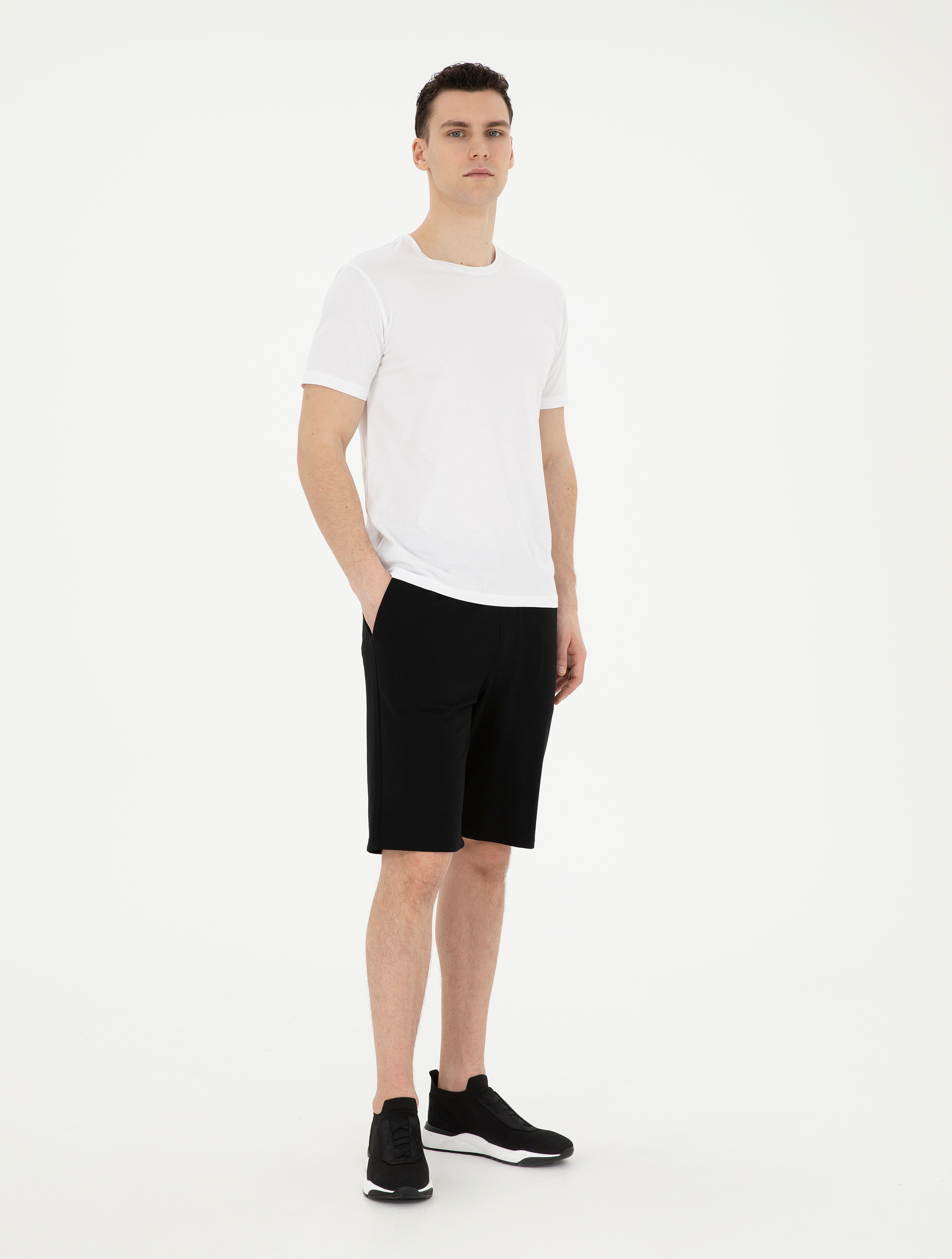 Siyah Slim Fit Örme Şort - Image 1