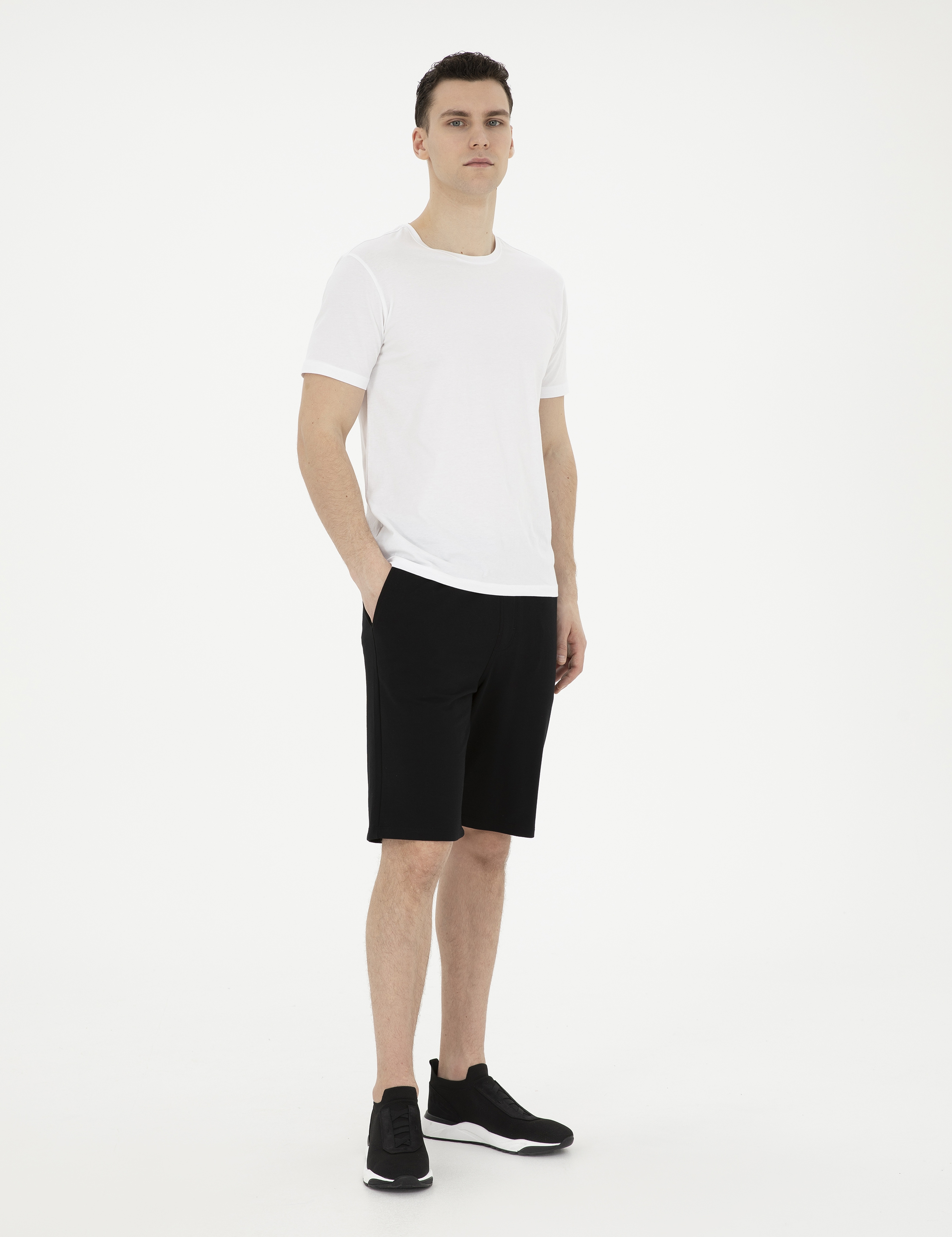 Siyah Slim Fit Örme Şort
