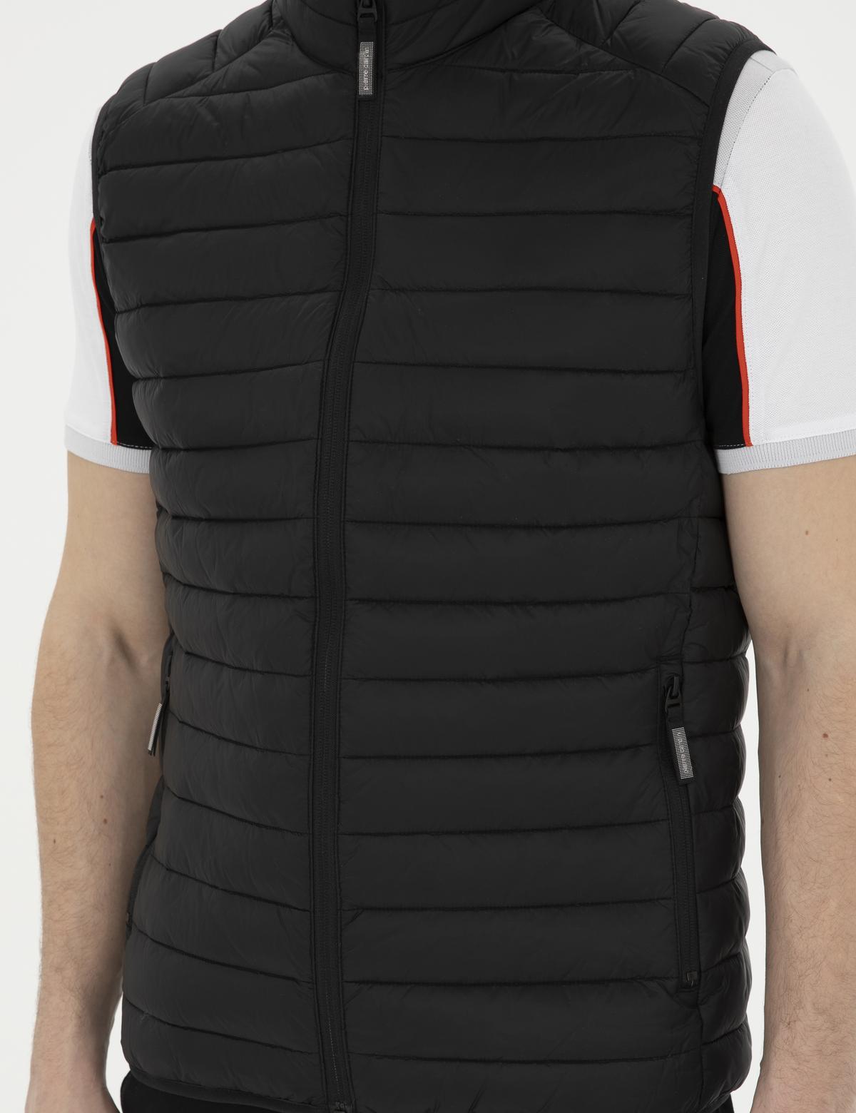 Siyah Dolgulu Ultra Hafif Şişme Yelek - 50281903012