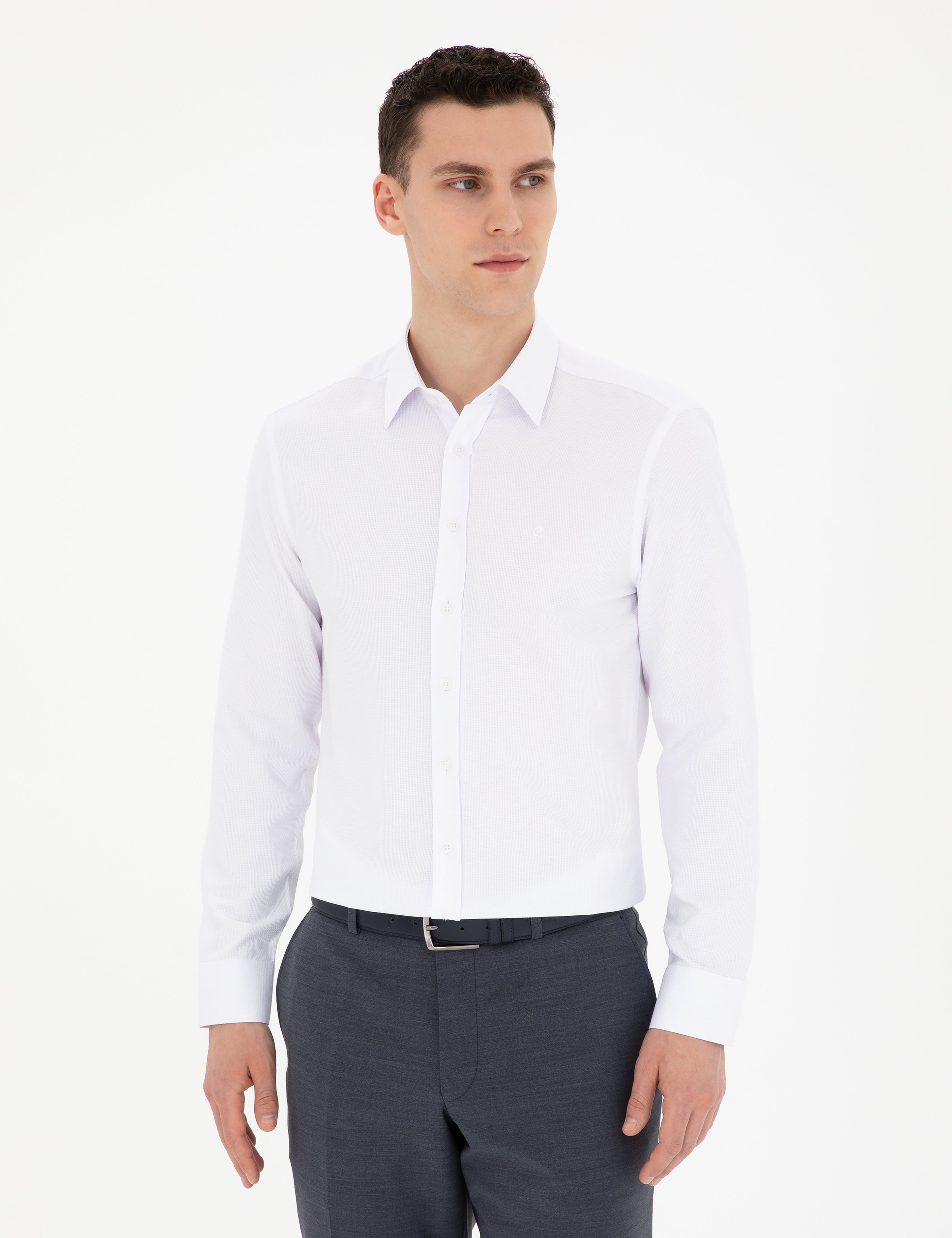 Beyaz Slim Fit Armürlü Uzun Kollu Gömlek