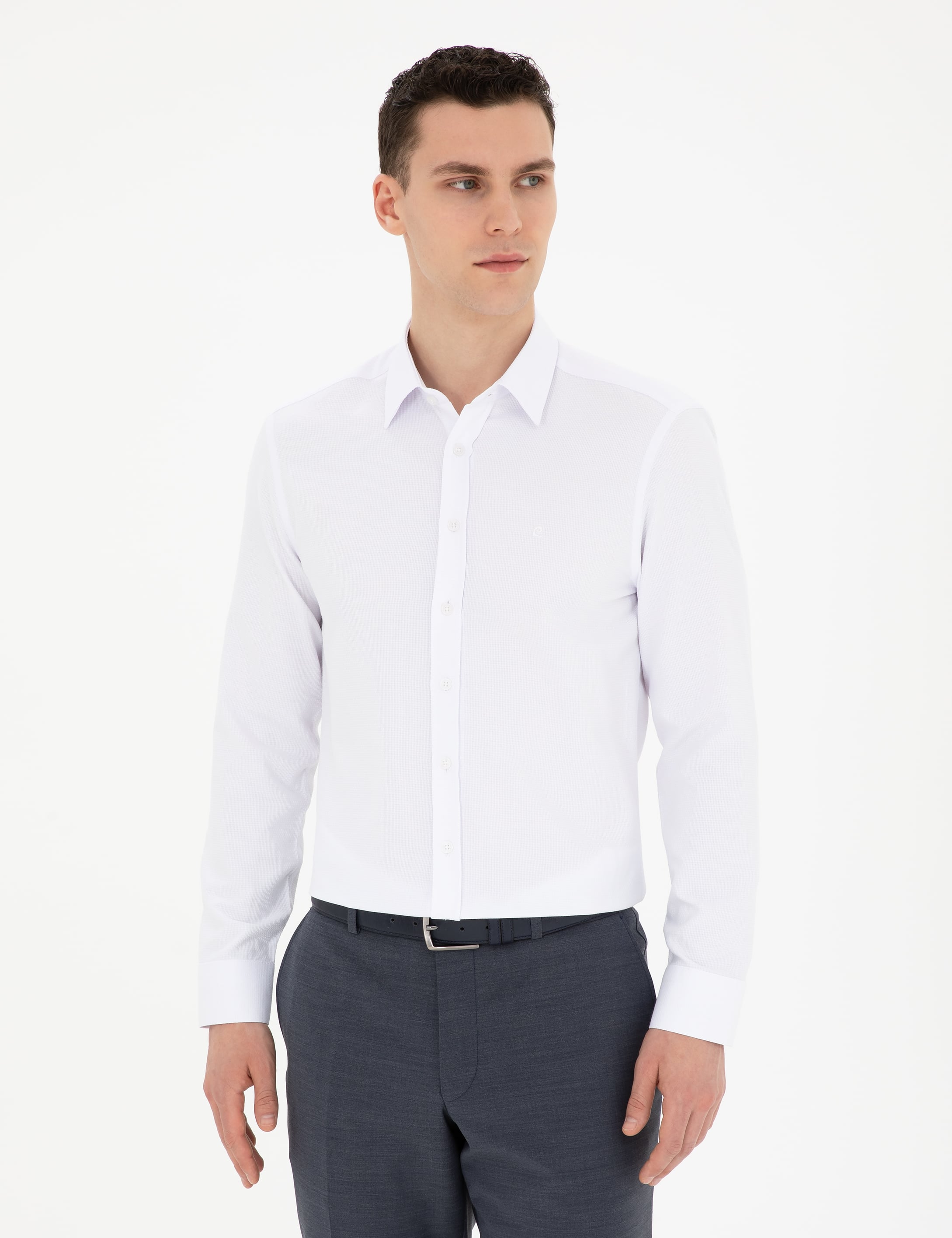Beyaz Slim Fit Armürlü Uzun Kollu Gömlek