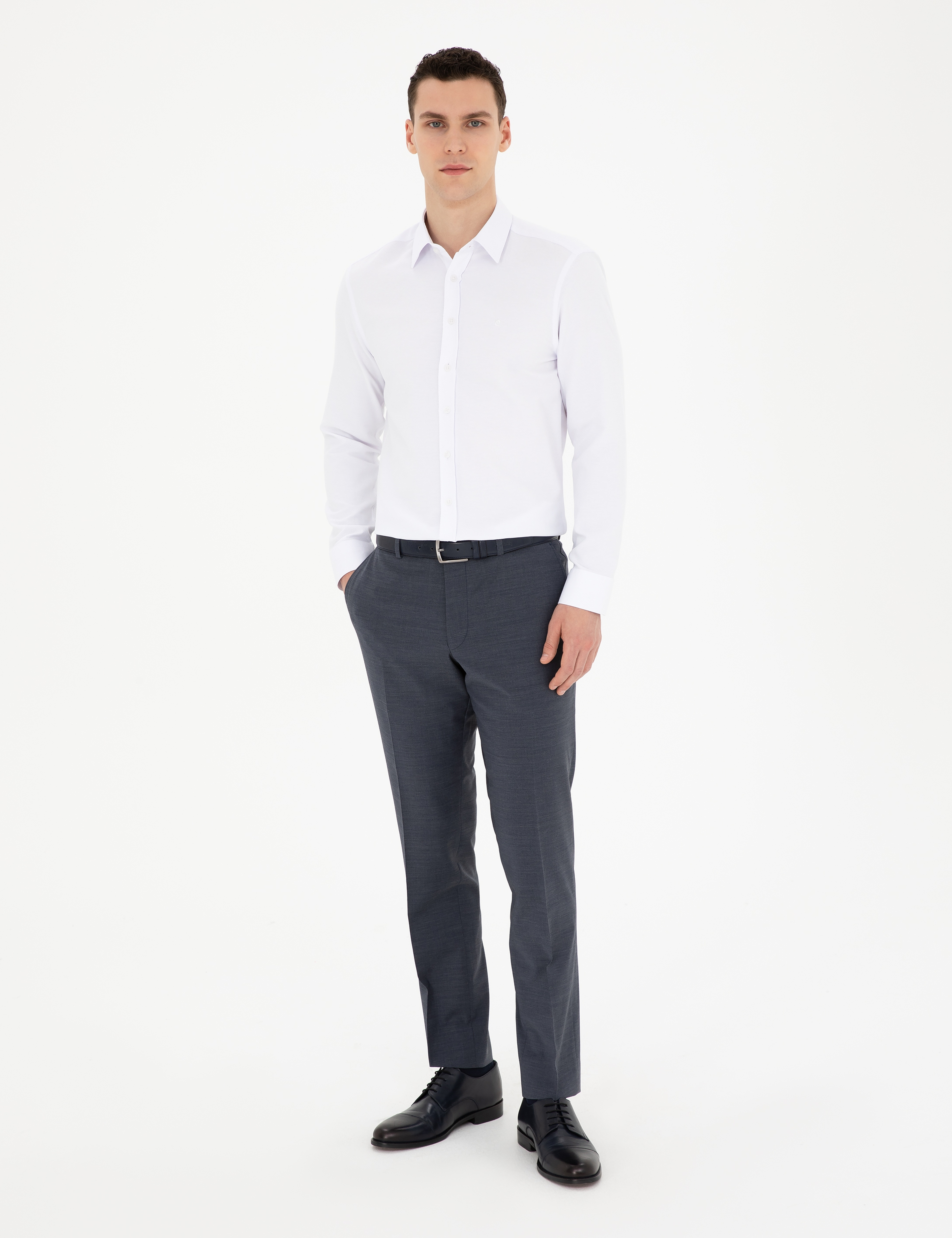 Beyaz Slim Fit Armürlü Uzun Kollu Gömlek