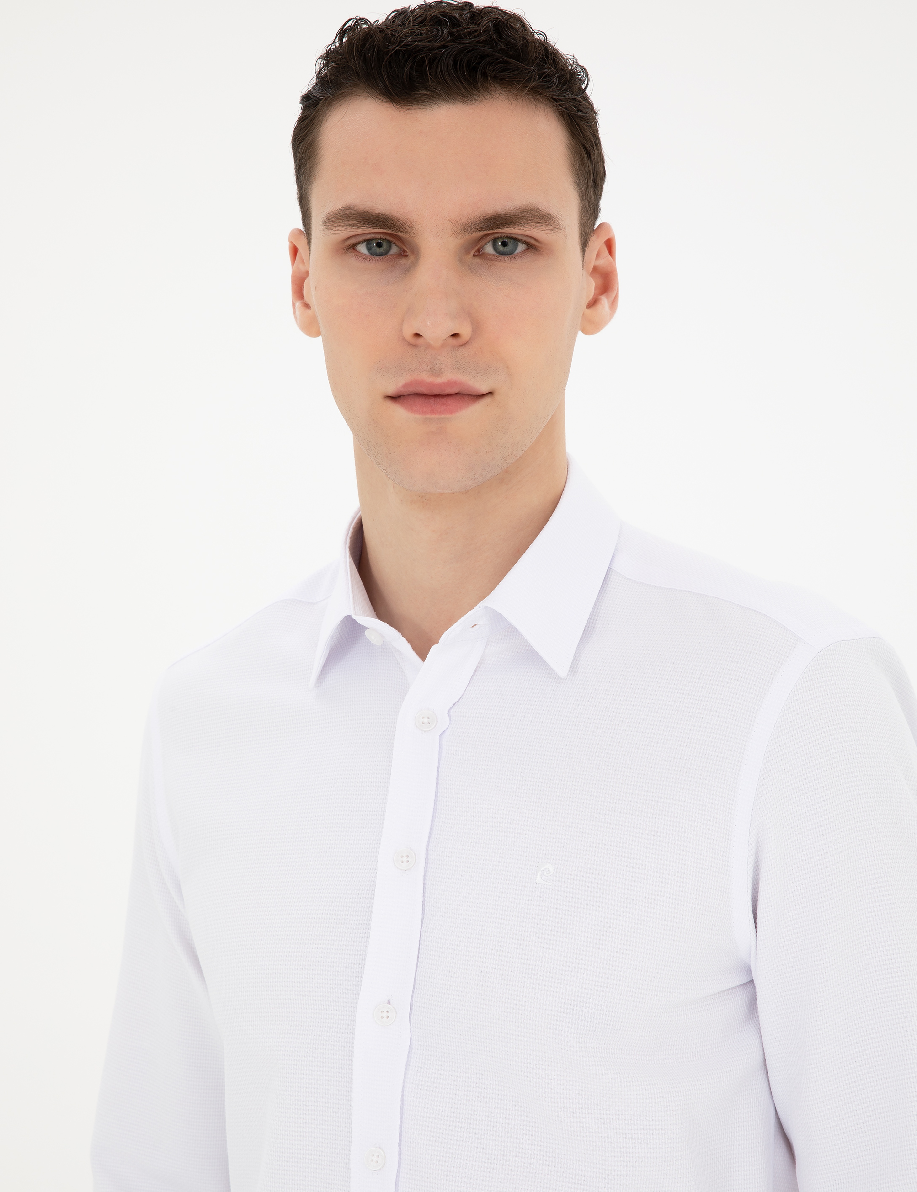 Beyaz Slim Fit Armürlü Uzun Kollu Gömlek