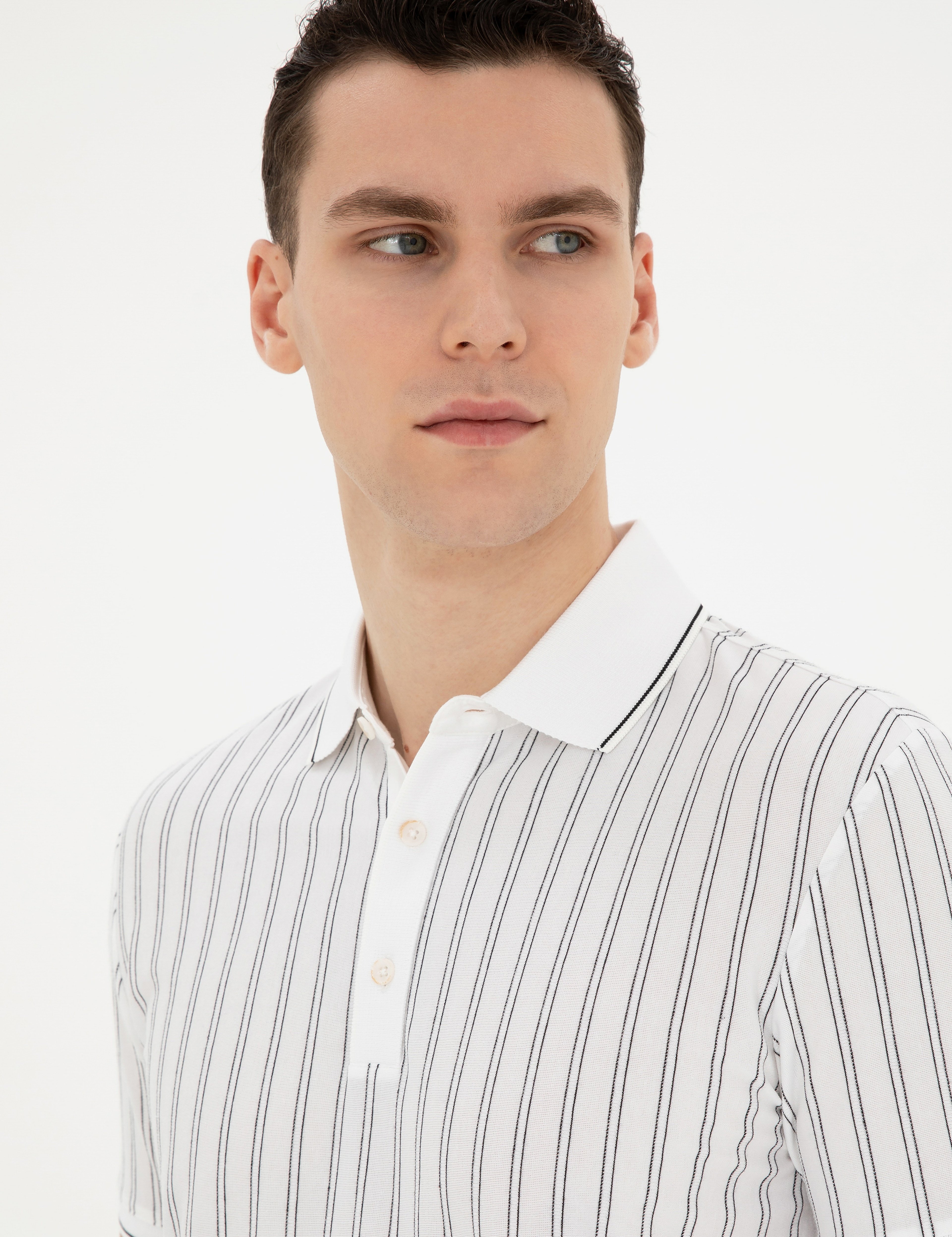 Beyaz Slim Fit Düğmeli Polo Yaka Tişört - Image 2