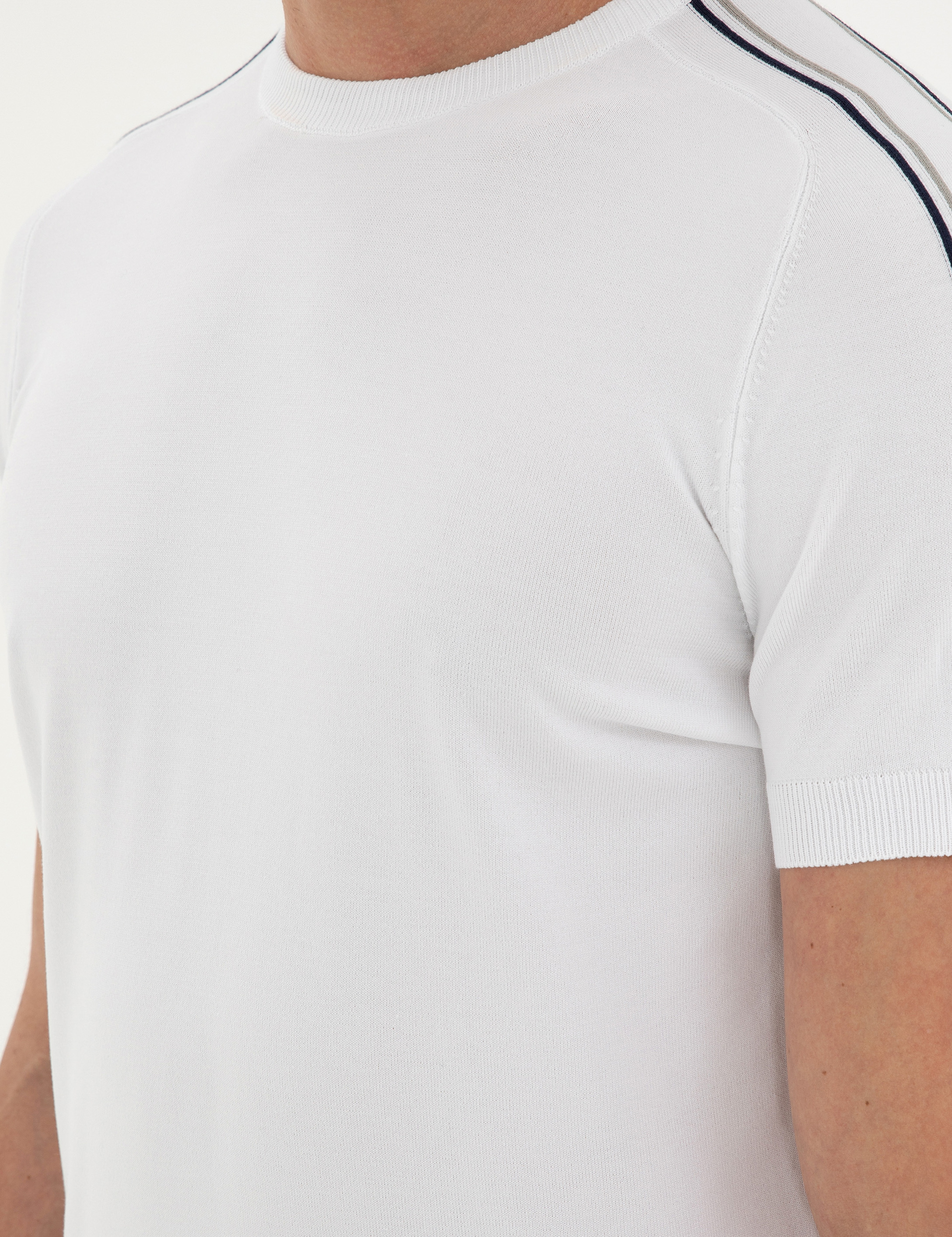 Beyaz Slim Fit Bisiklet Yaka Triko Tişört - Image 7