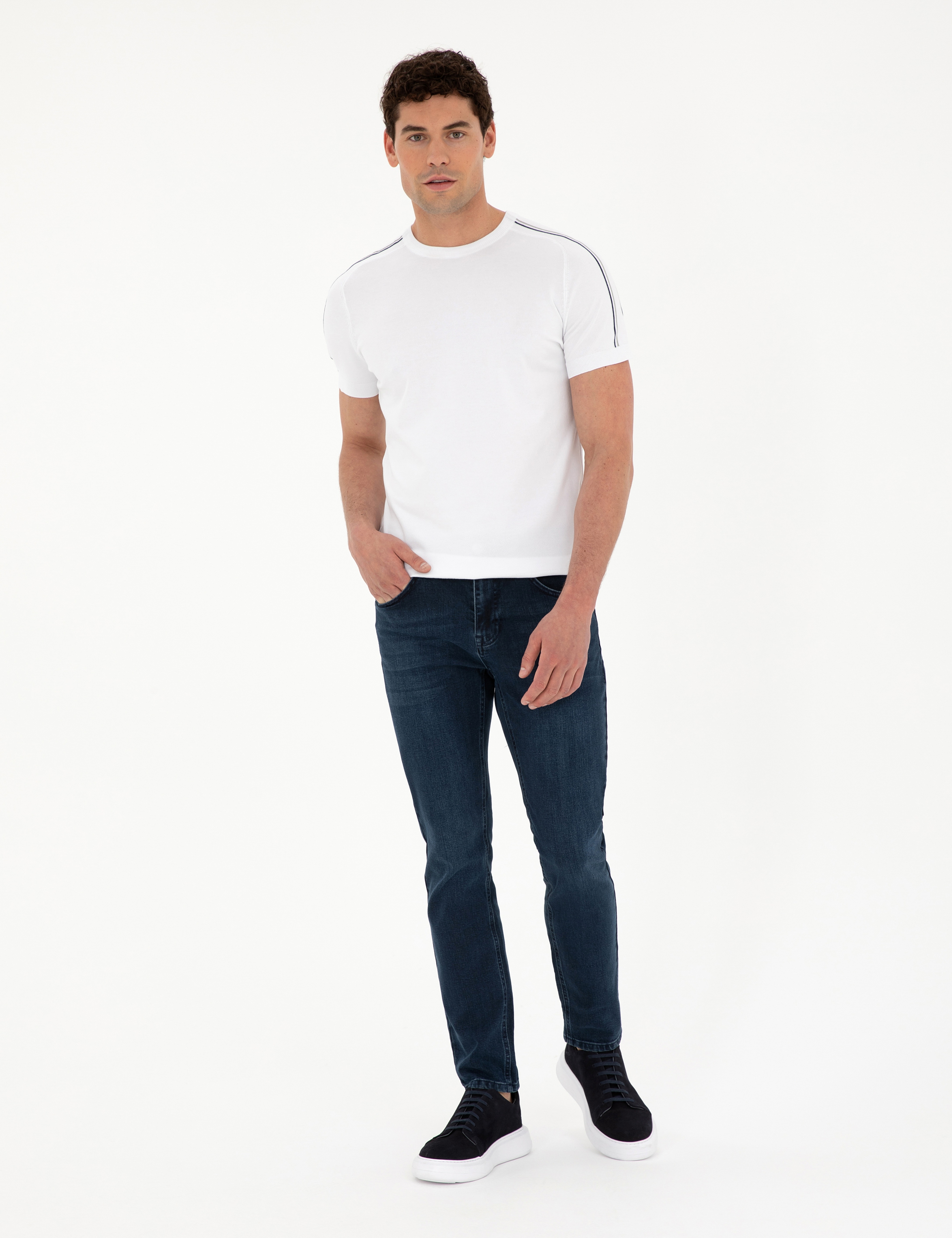 Beyaz Slim Fit Bisiklet Yaka Triko Tişört - Image 4