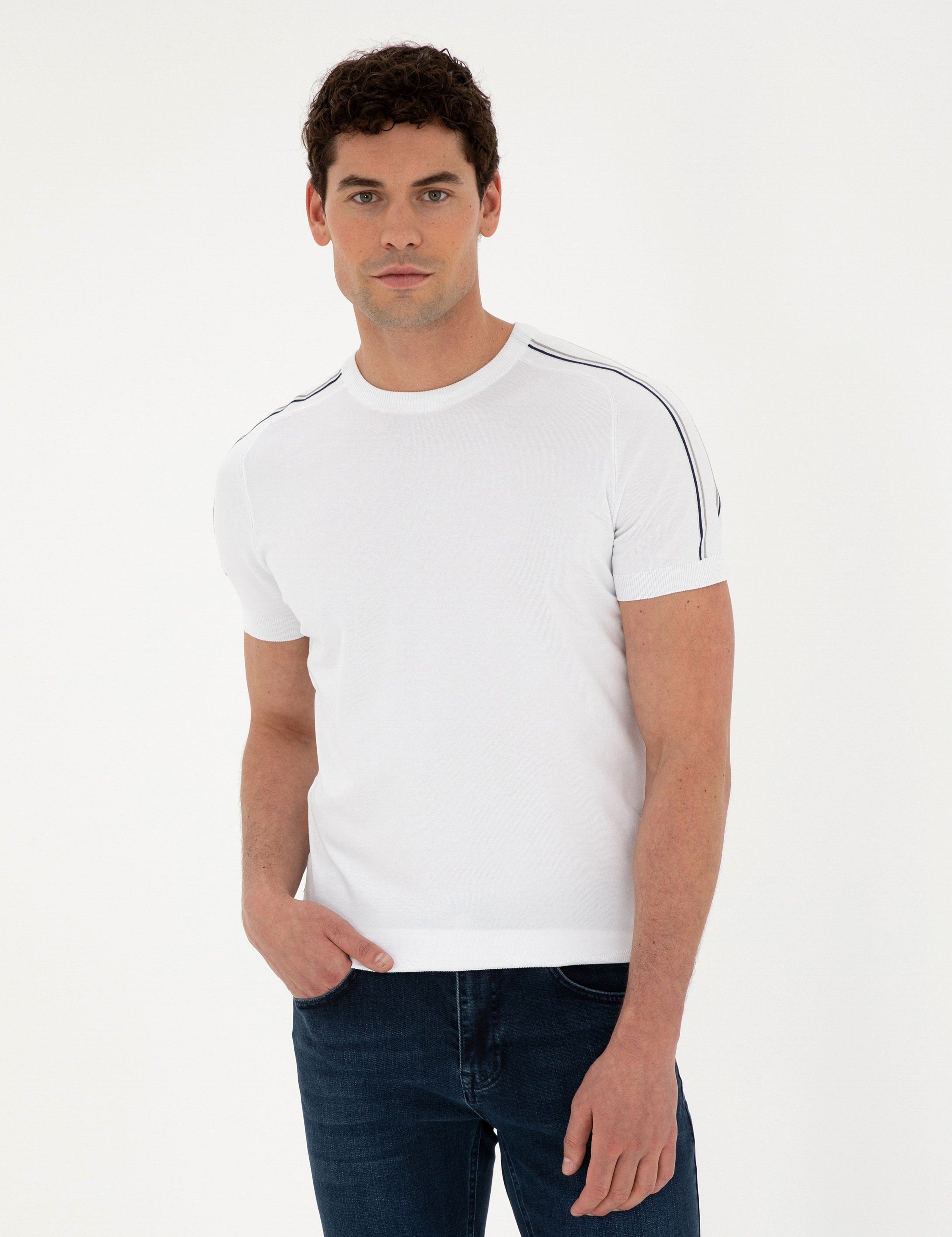 Beyaz Slim Fit Bisiklet Yaka Triko Tişört - Image 1