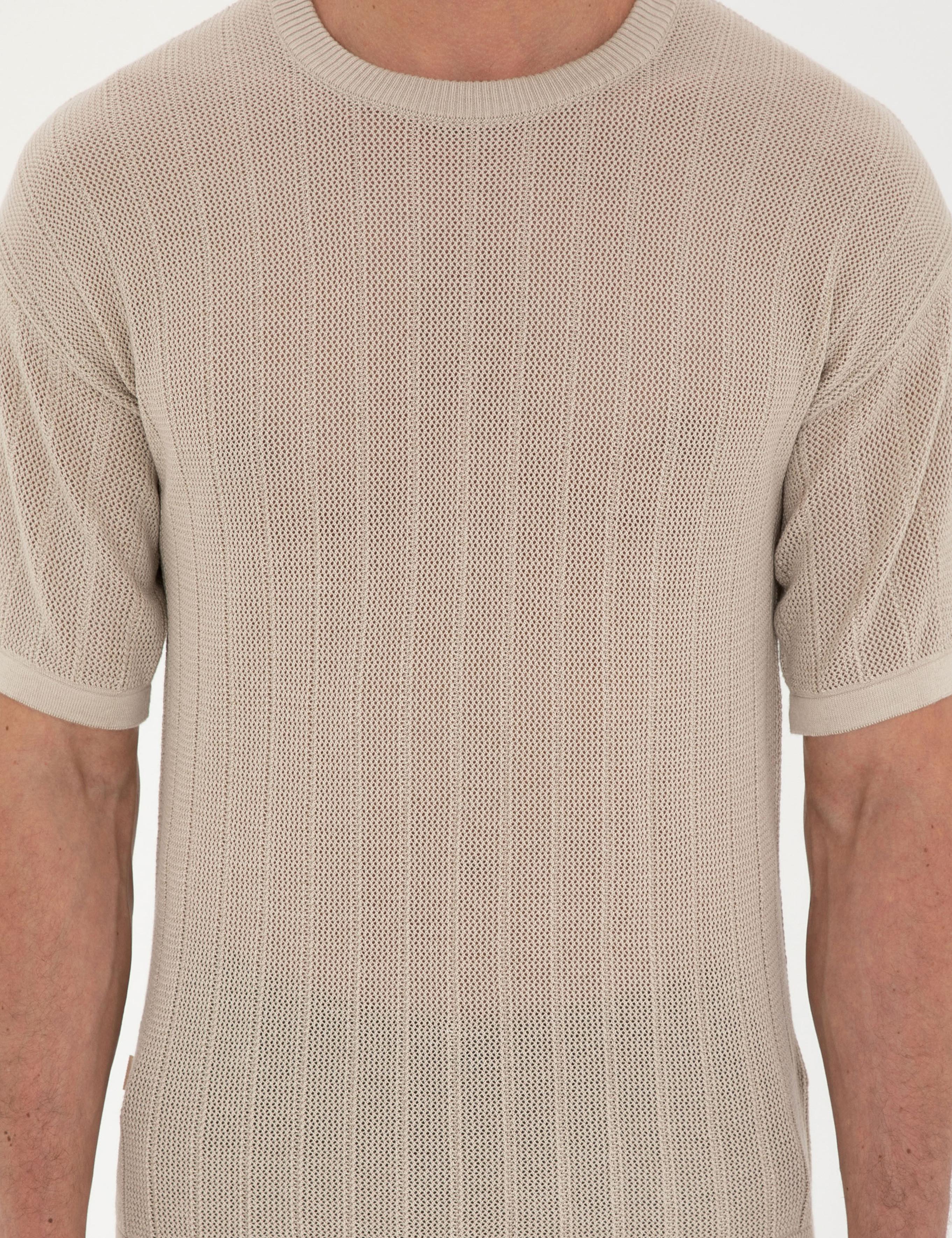 Bej Comfort Fit Bisiklet Yaka Triko Tişört