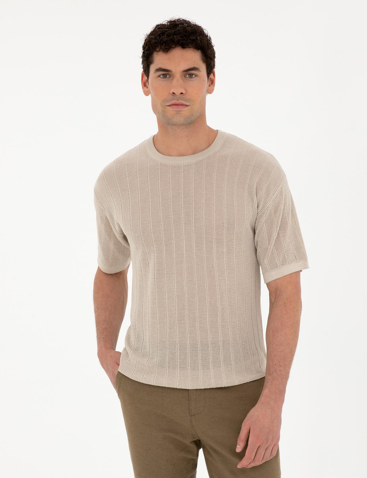 Bej Comfort Fit Bisiklet Yaka Triko Tişört