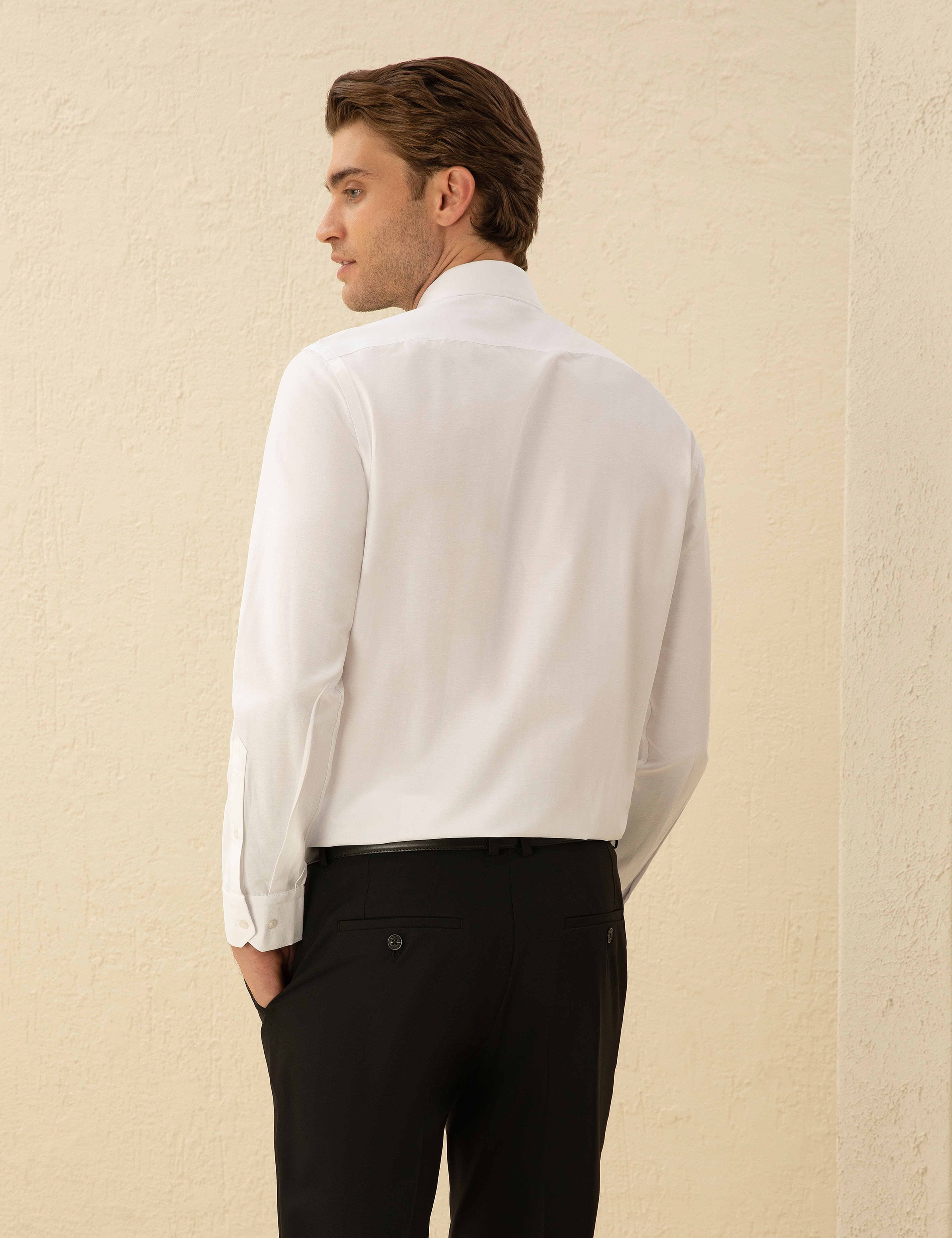Beyaz Slim Fit Uzun Kollu Klasik Gömlek - Image 5