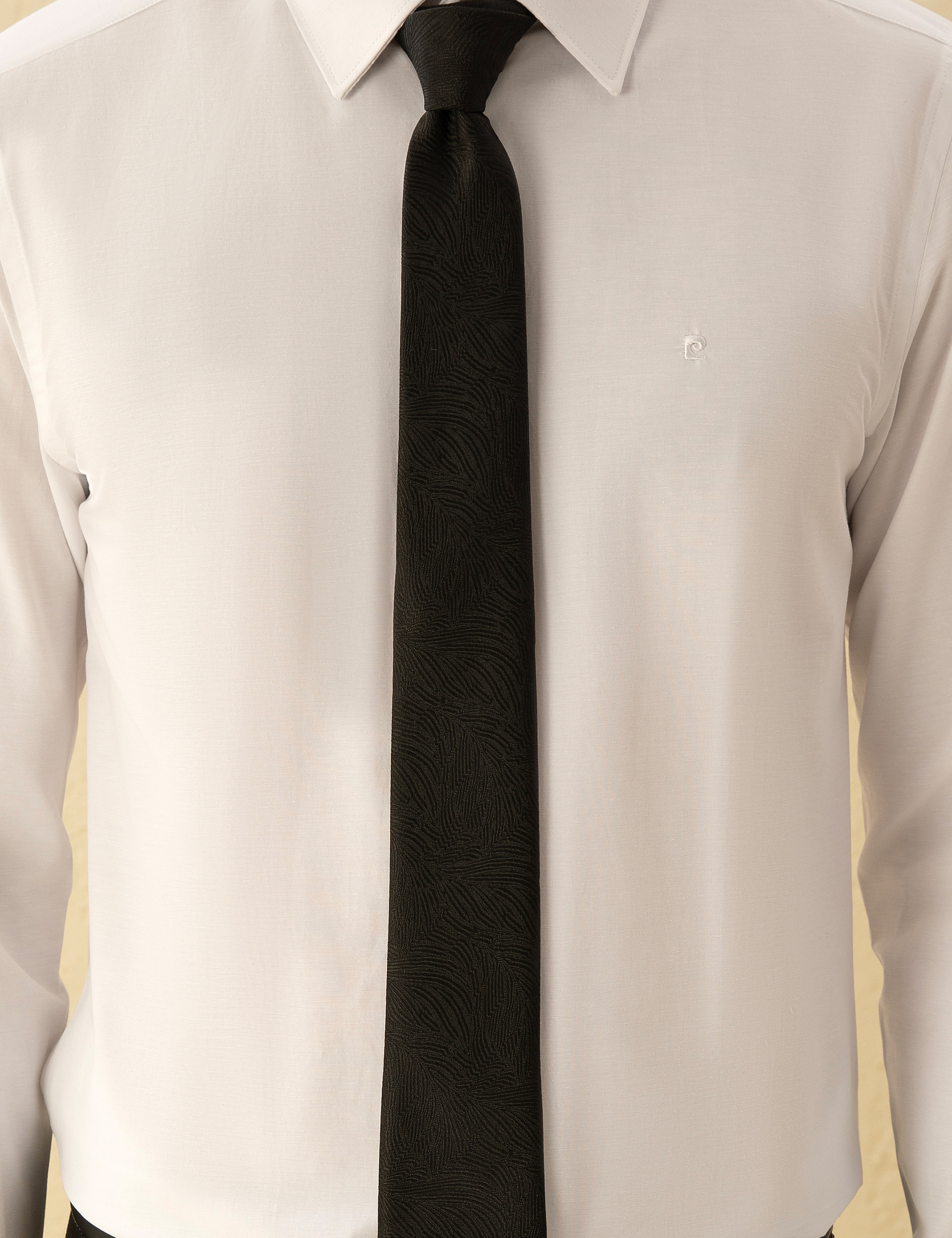 Beyaz Slim Fit Uzun Kollu Klasik Gömlek