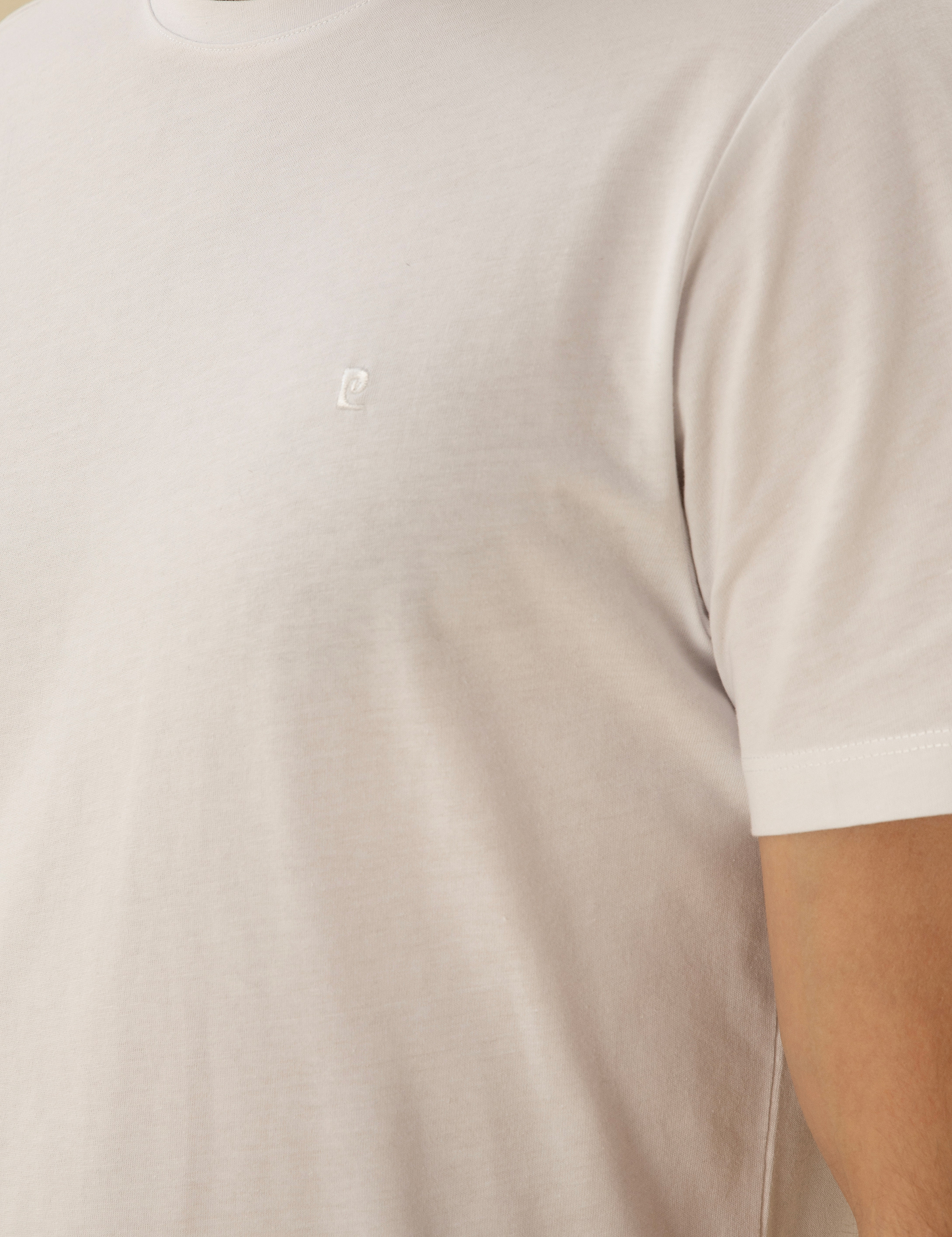 Beyaz Slim Fit Basic Tişört