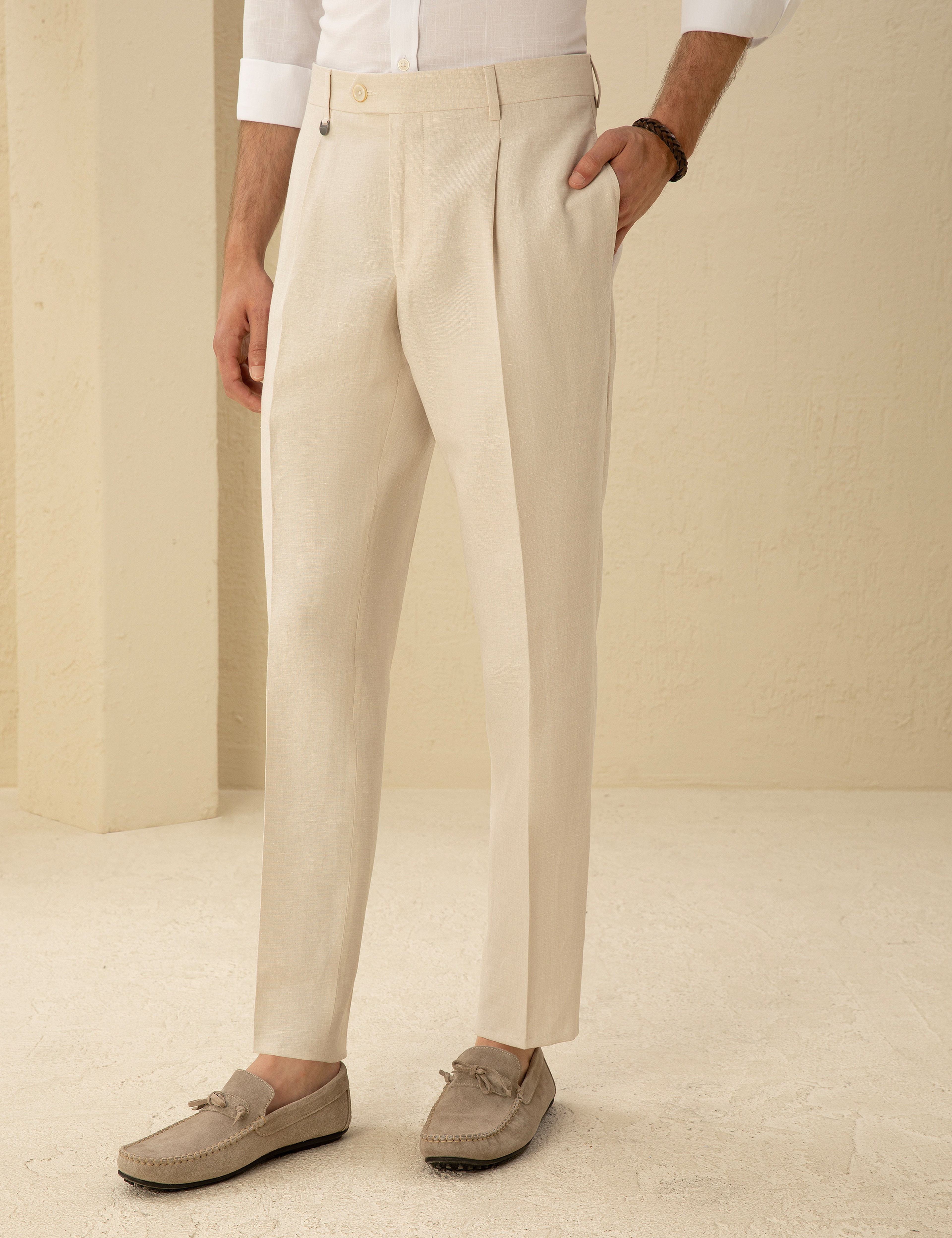 Bej Slim Fit Pileli Keten Karışımlı Pantolon