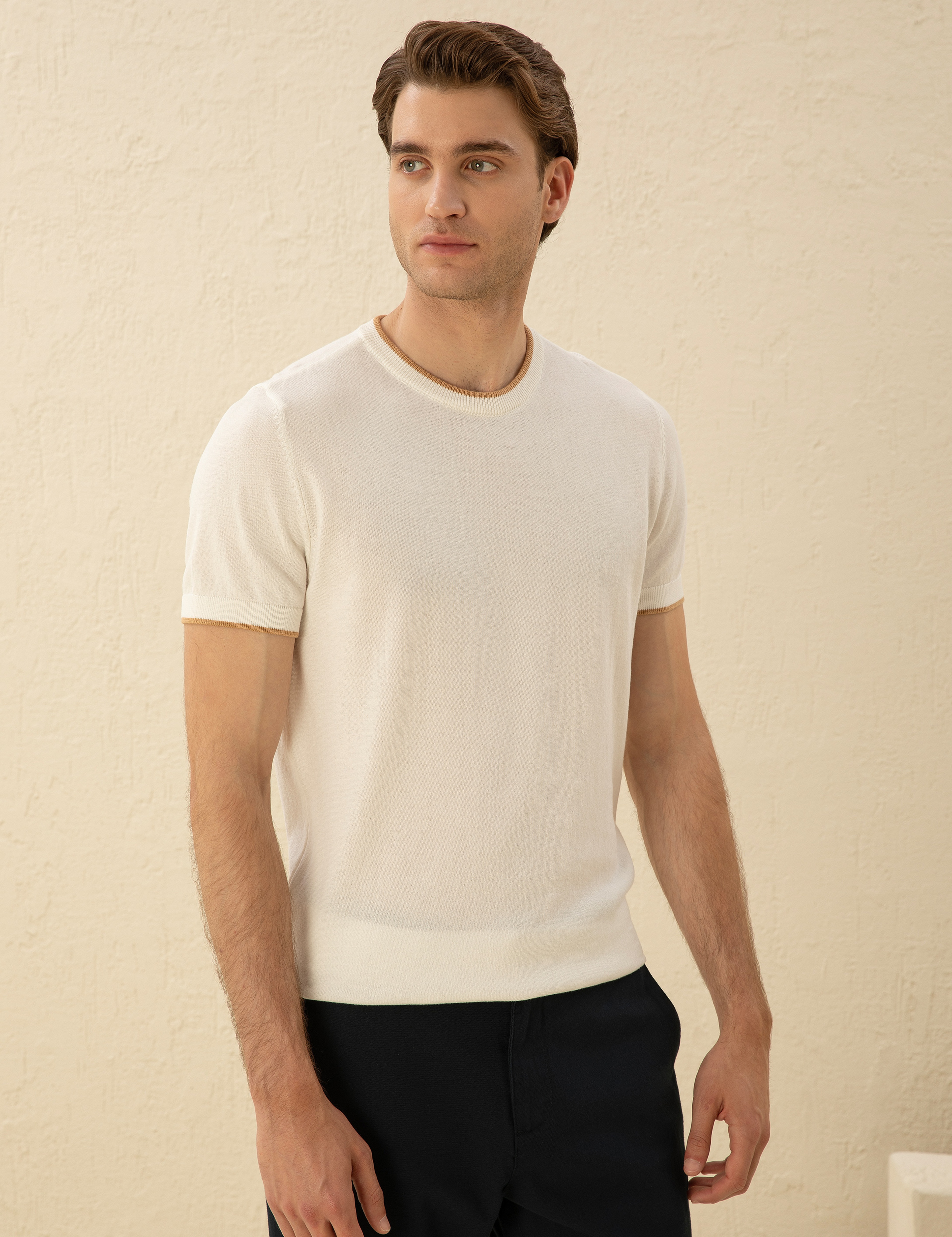Ekru Slim Fit Bisiklet Yaka Triko Tişört - Image 3