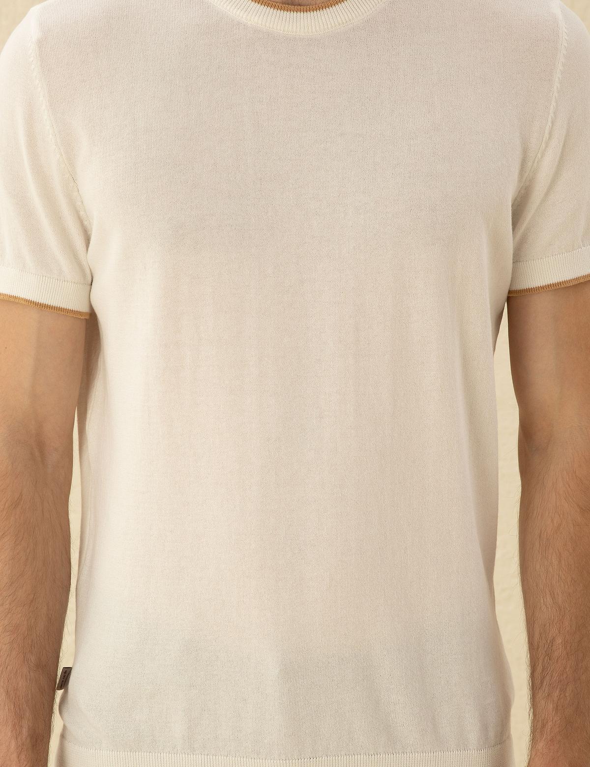 Ekru Slim Fit Bisiklet Yaka Triko Tişört - 50294638011