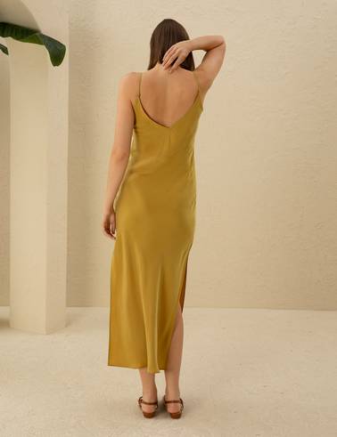 Yeşil Slim Fit Yırtmaç Detaylı Dokuma Elbise