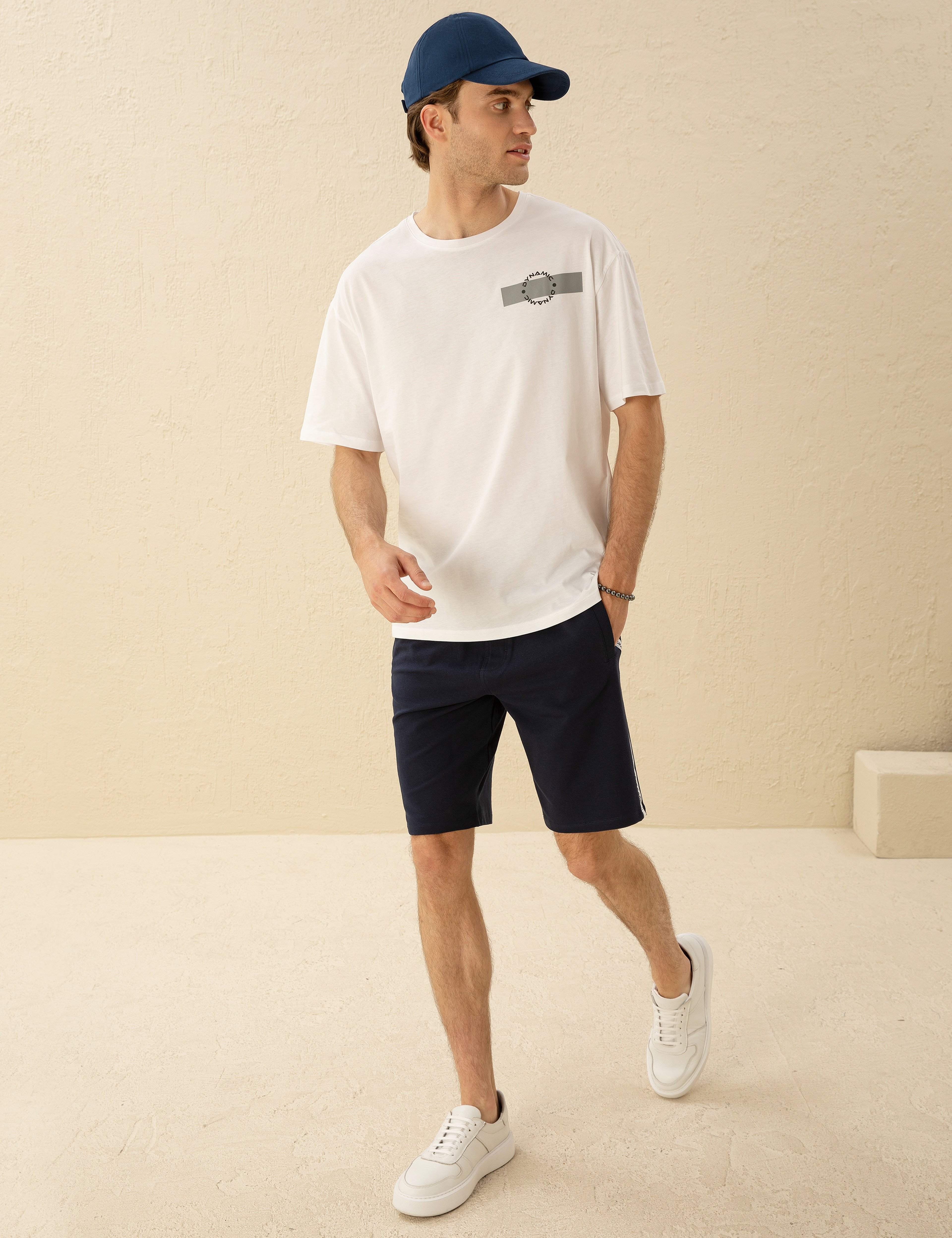 Lacivert Slim Fit Örme Şort - Image 3