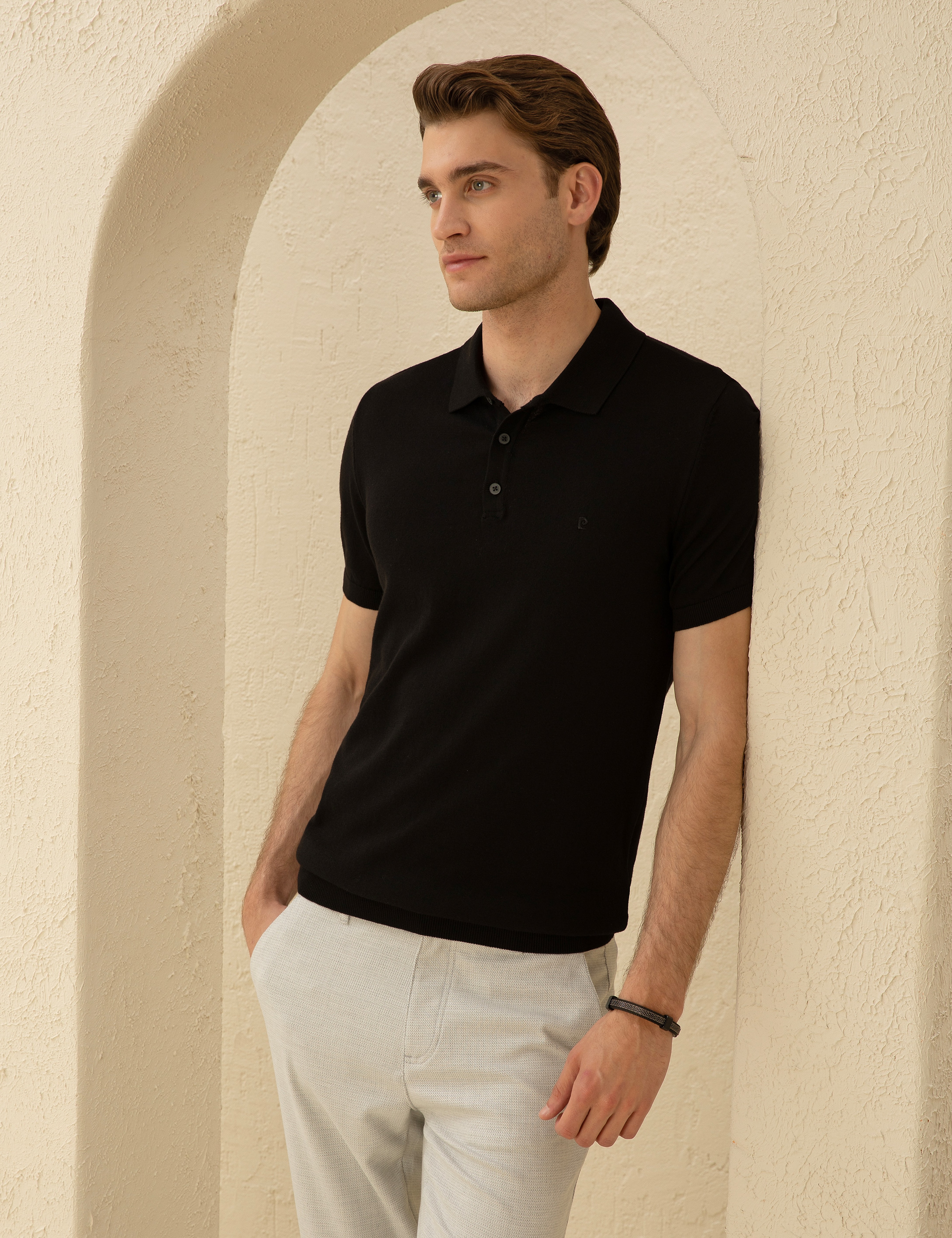 Siyah Slim Fit Düğmeli Polo Yaka Triko Tişört - Image 1