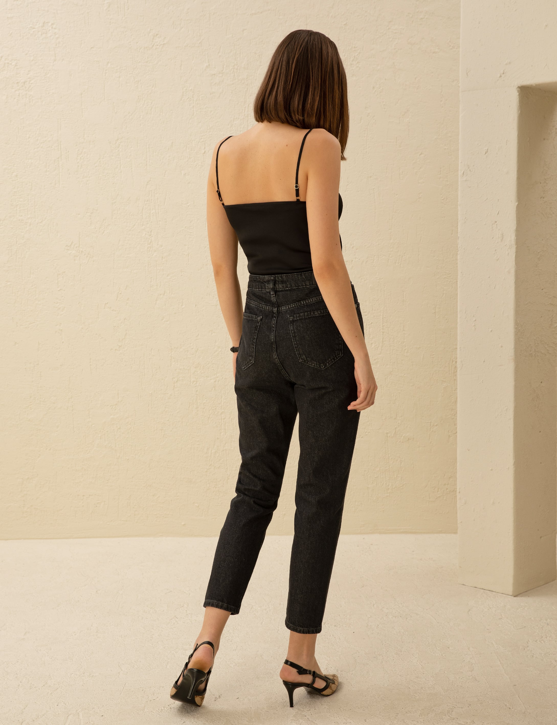 Siyah Mom Fit Jean Pantolon - Image 4