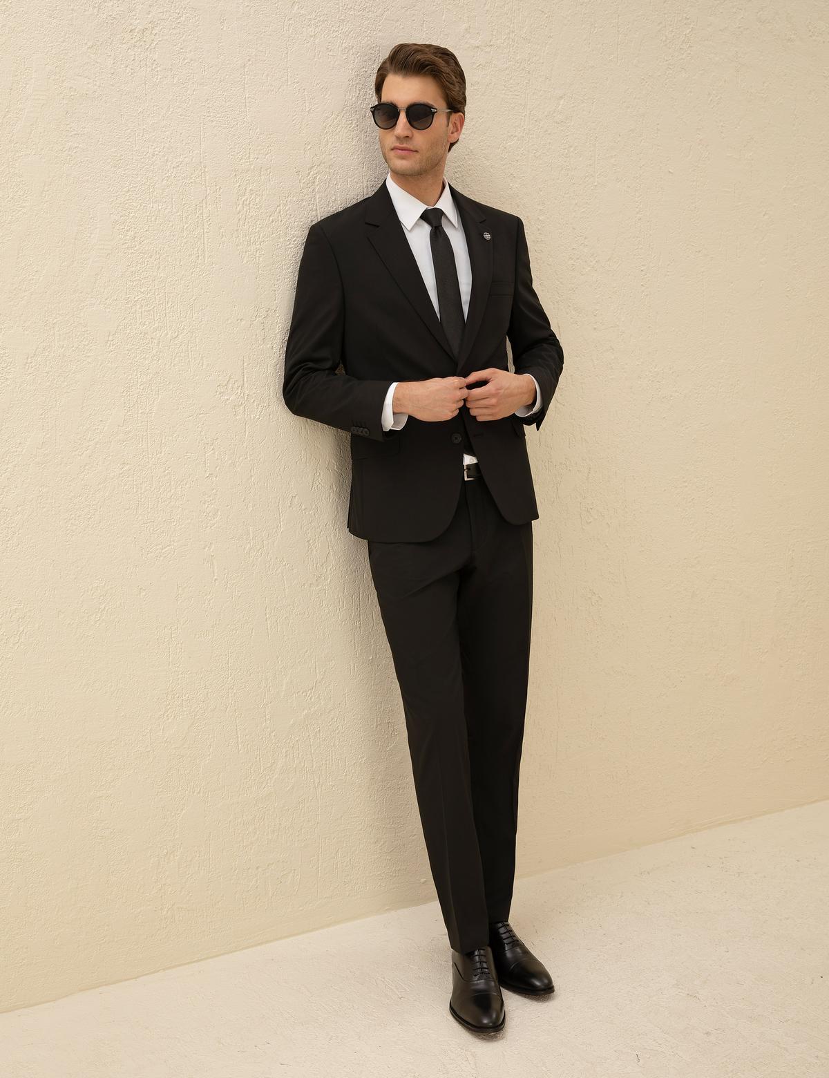 Siyah Slim Fit Takım Elbise