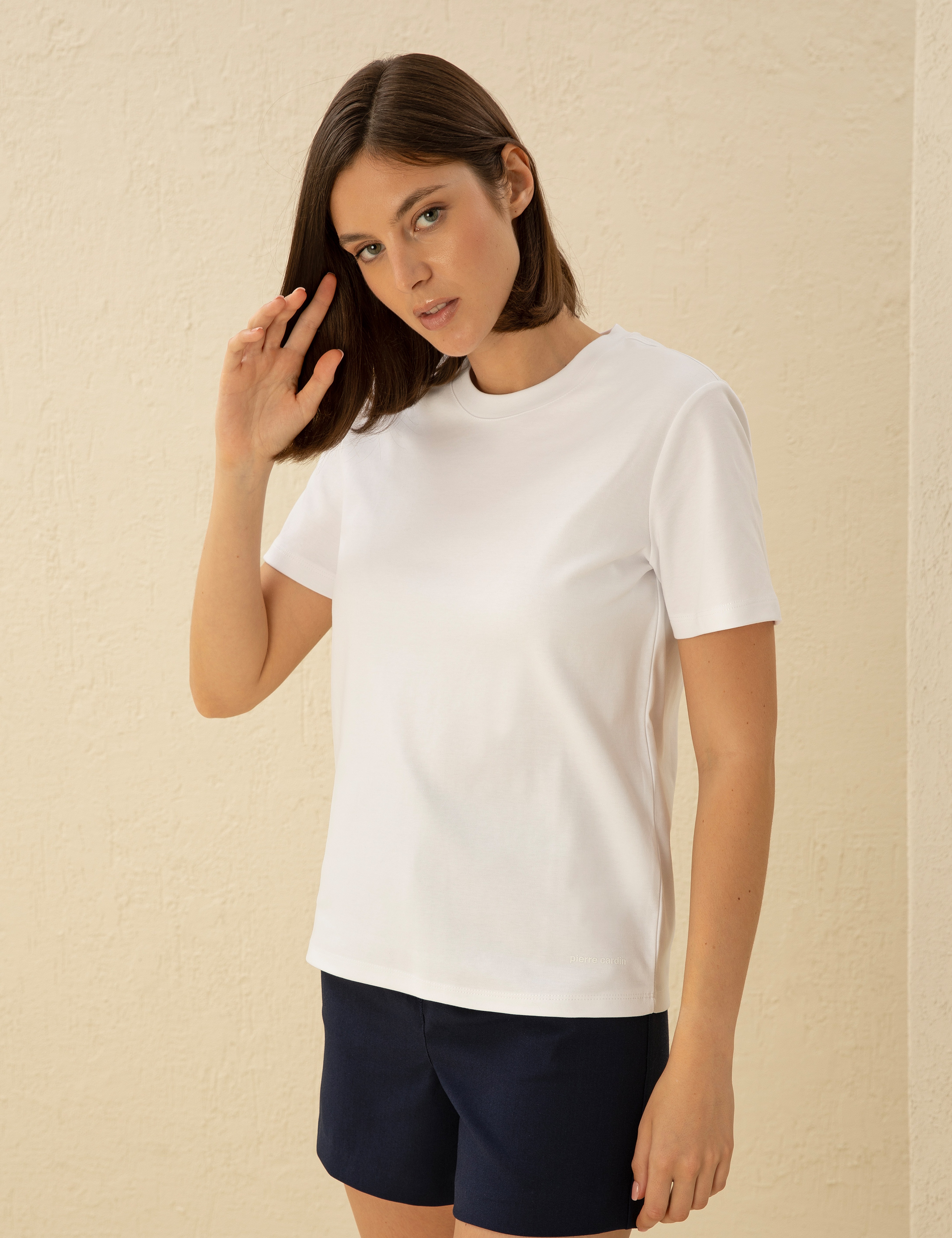 Beyaz Slim Fit Basic Tişört - Image 3