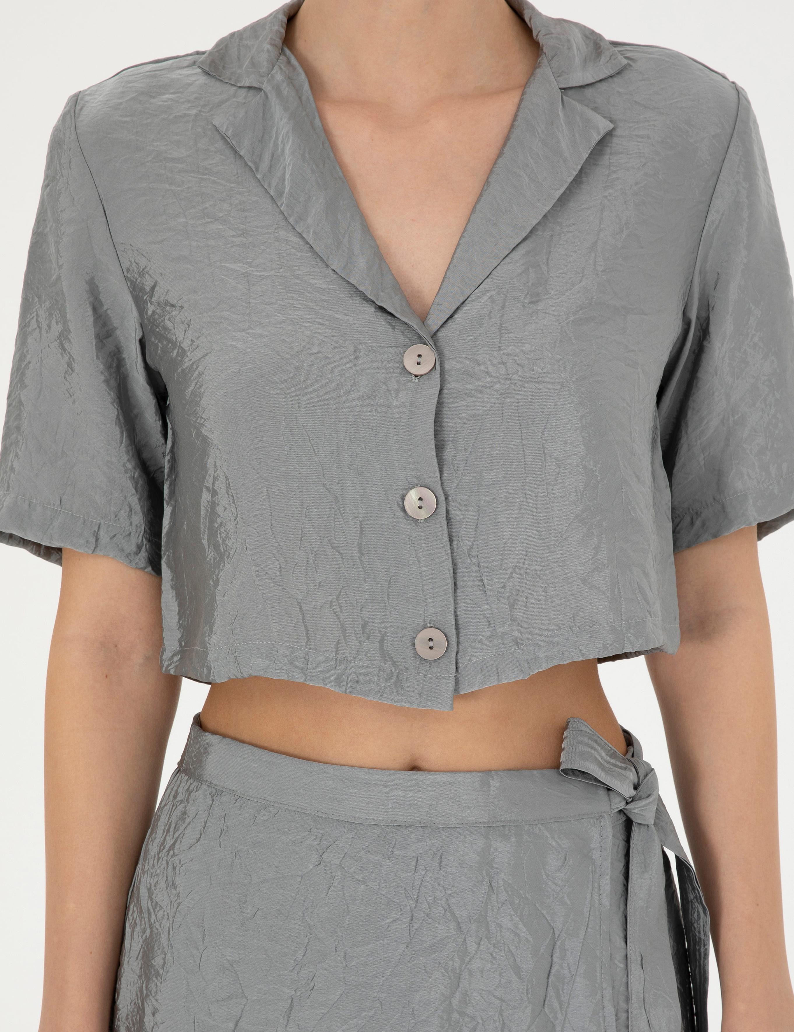Gri Regular Fit Crop Top Kısa Kollu Gömlek