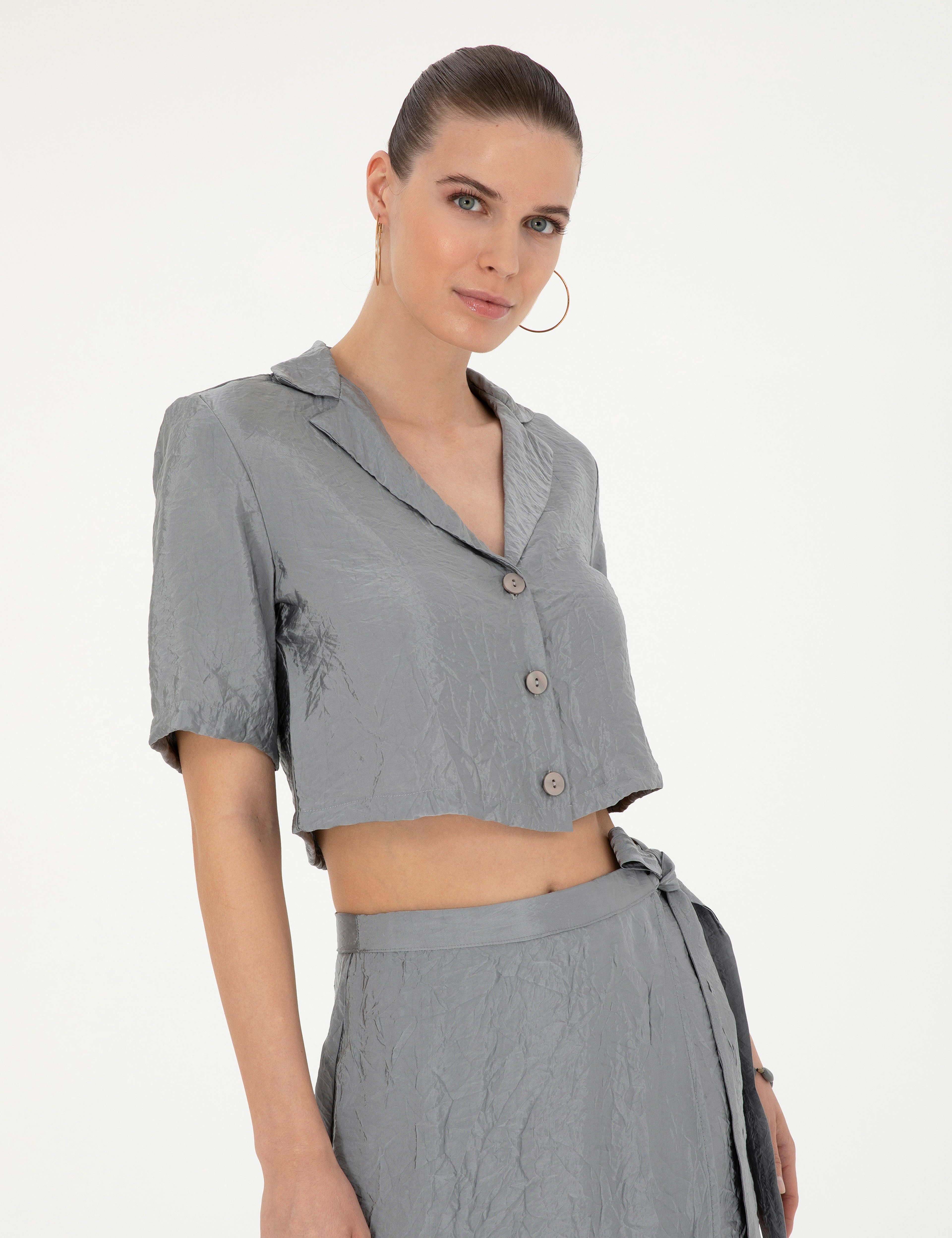 Gri Regular Fit Crop Top Kısa Kollu Gömlek