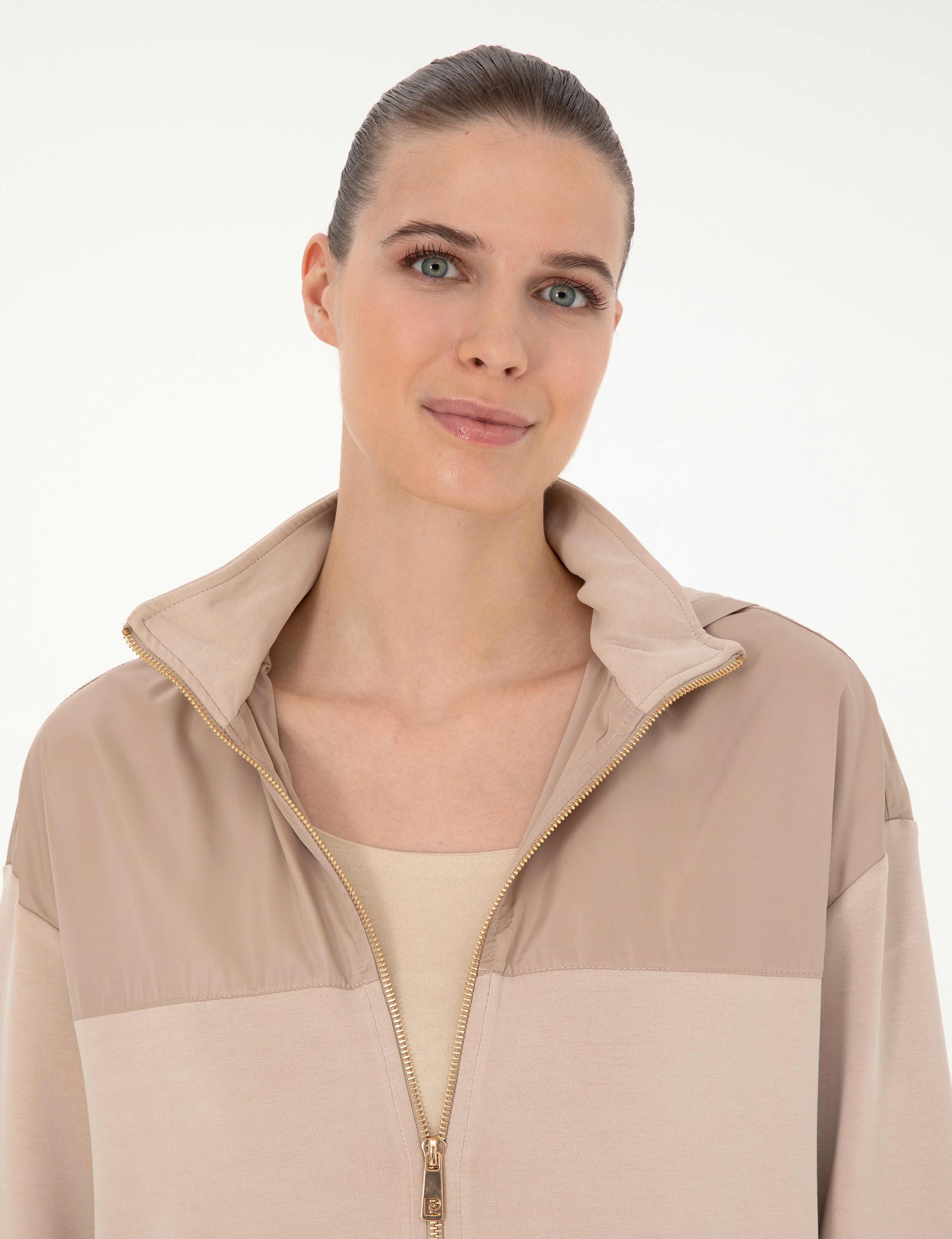 Bej Oversize Kapüşonlu Örme Hırka