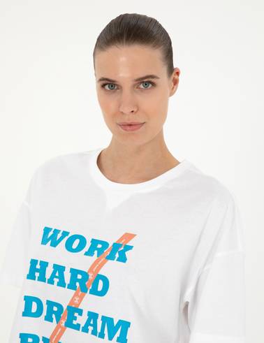 Beyaz Comfort Fit Tişört