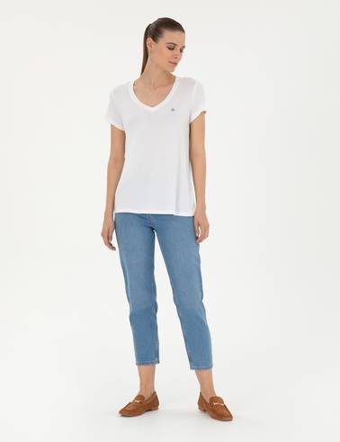 Beyaz Comfort Fit V Yaka Basic Tişört