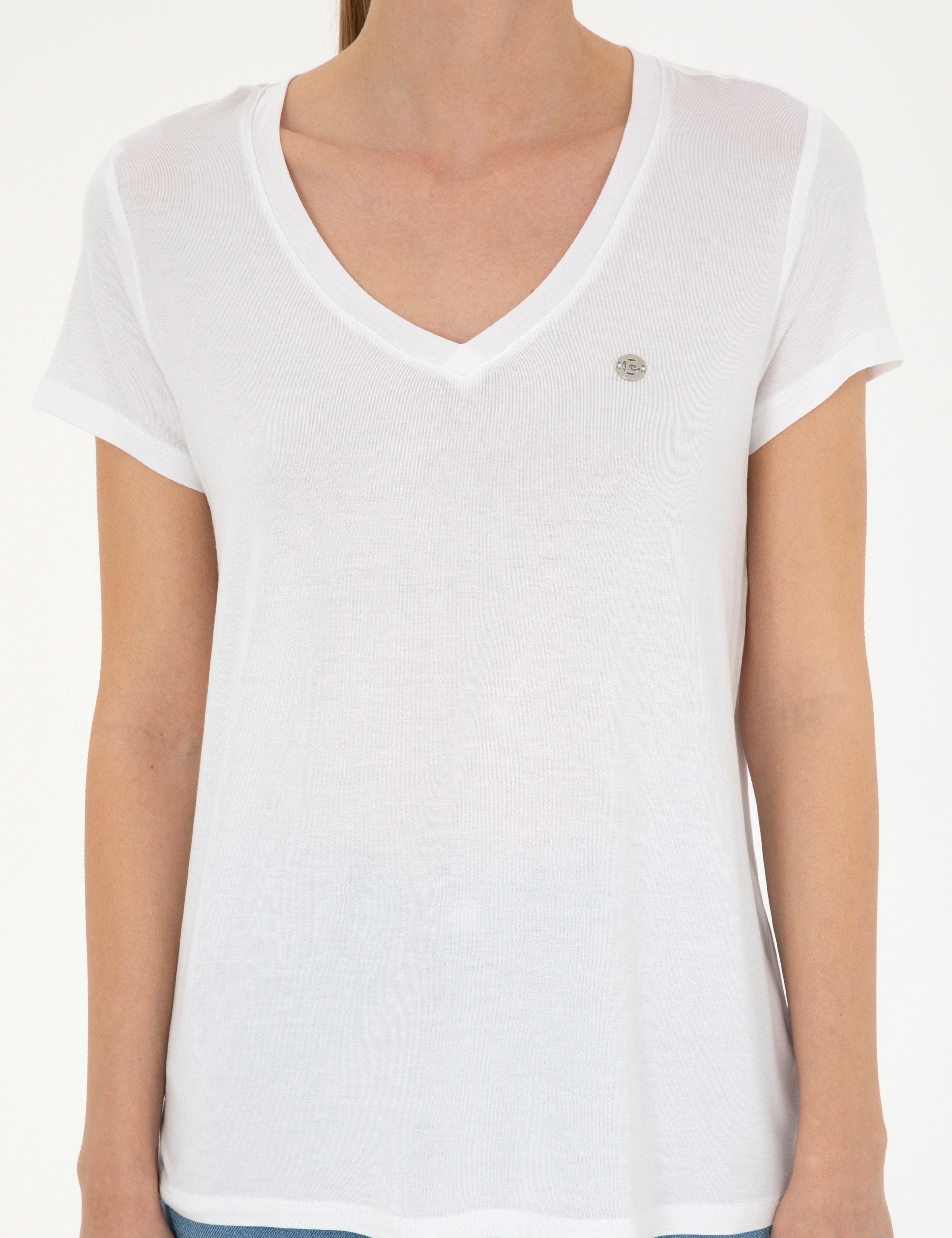 Beyaz Comfort Fit V Yaka Basic Tişört - Image 6