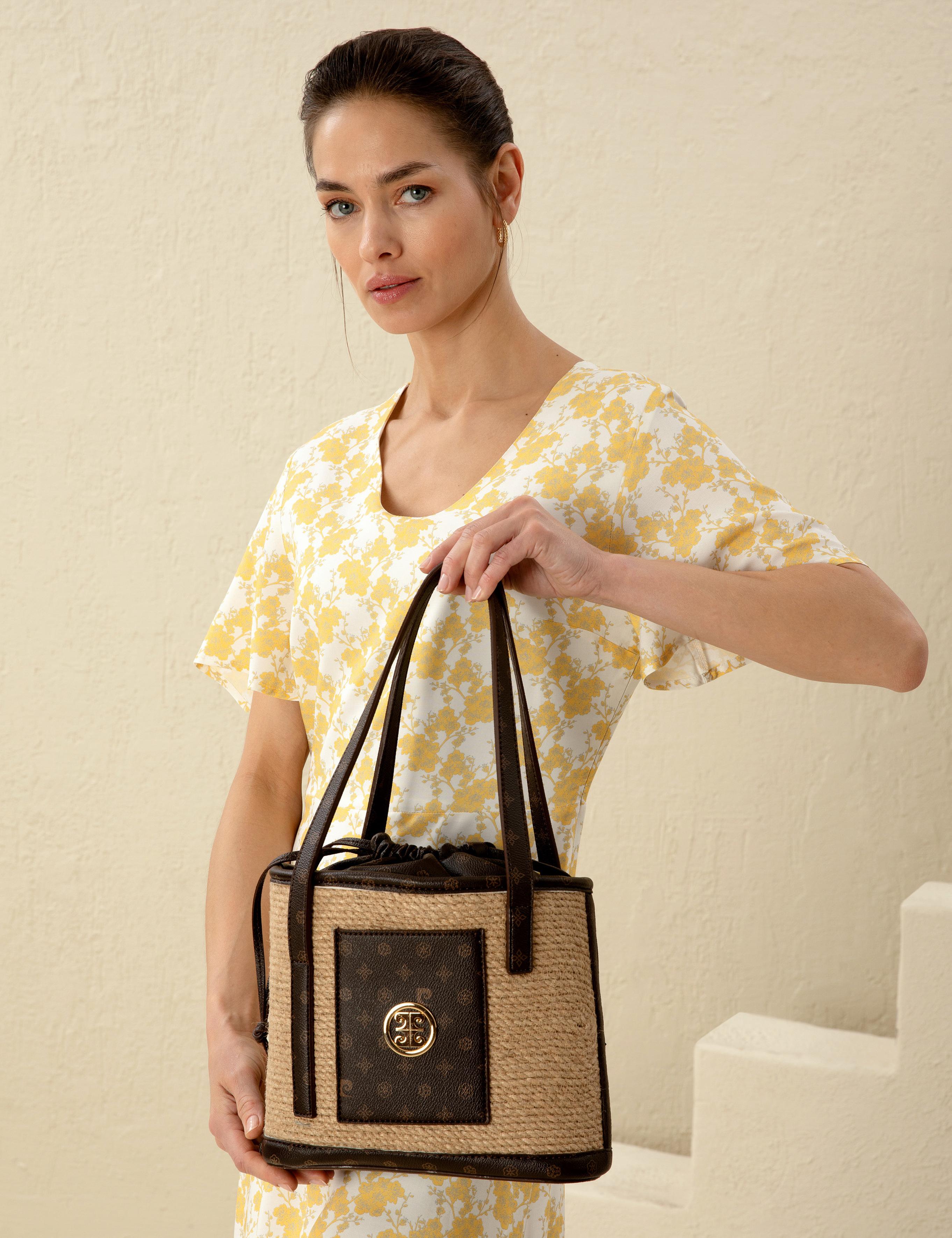 Bej Büzgülü Çanta