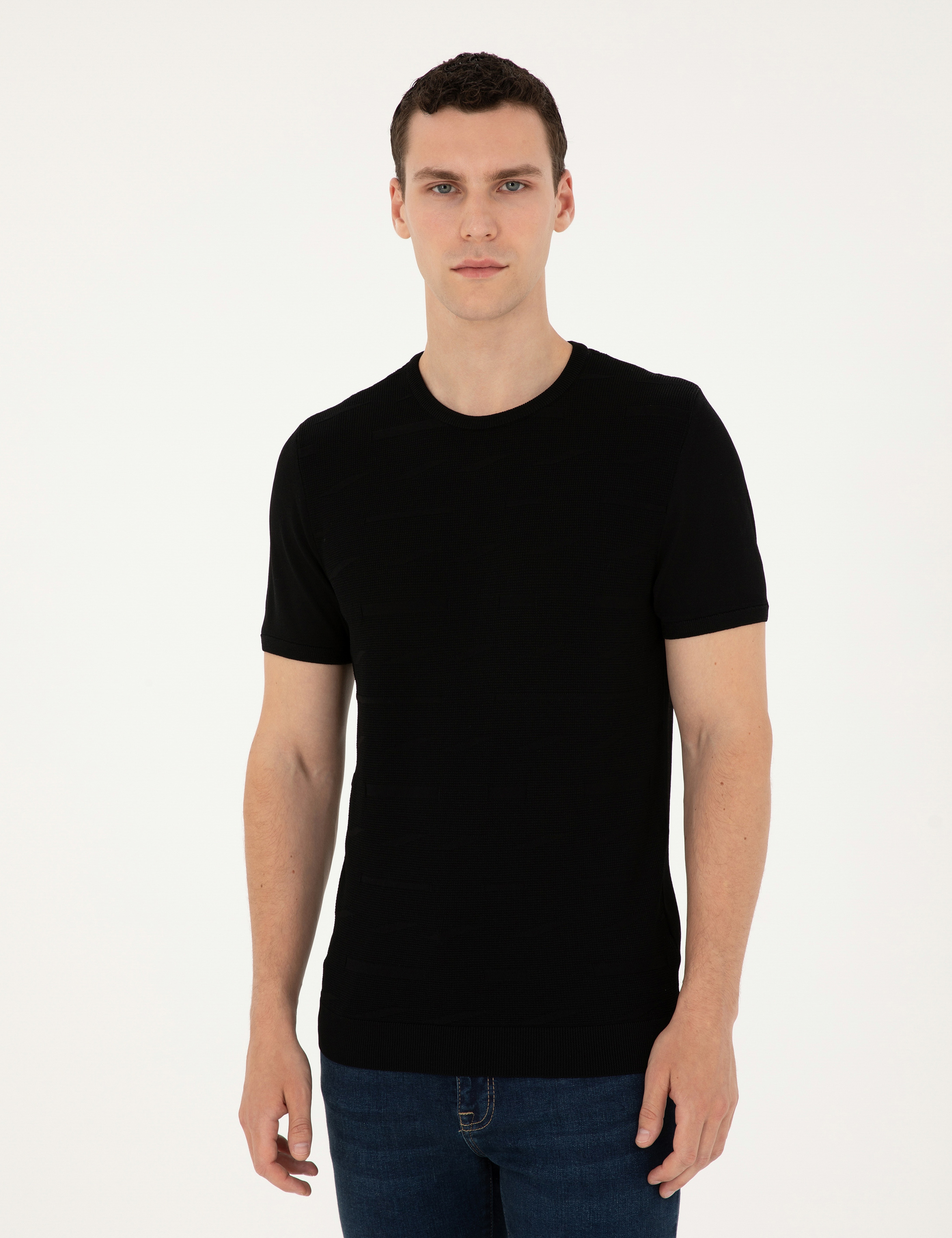 Siyah Slim Fit Bisiklet Yaka Triko Tişört