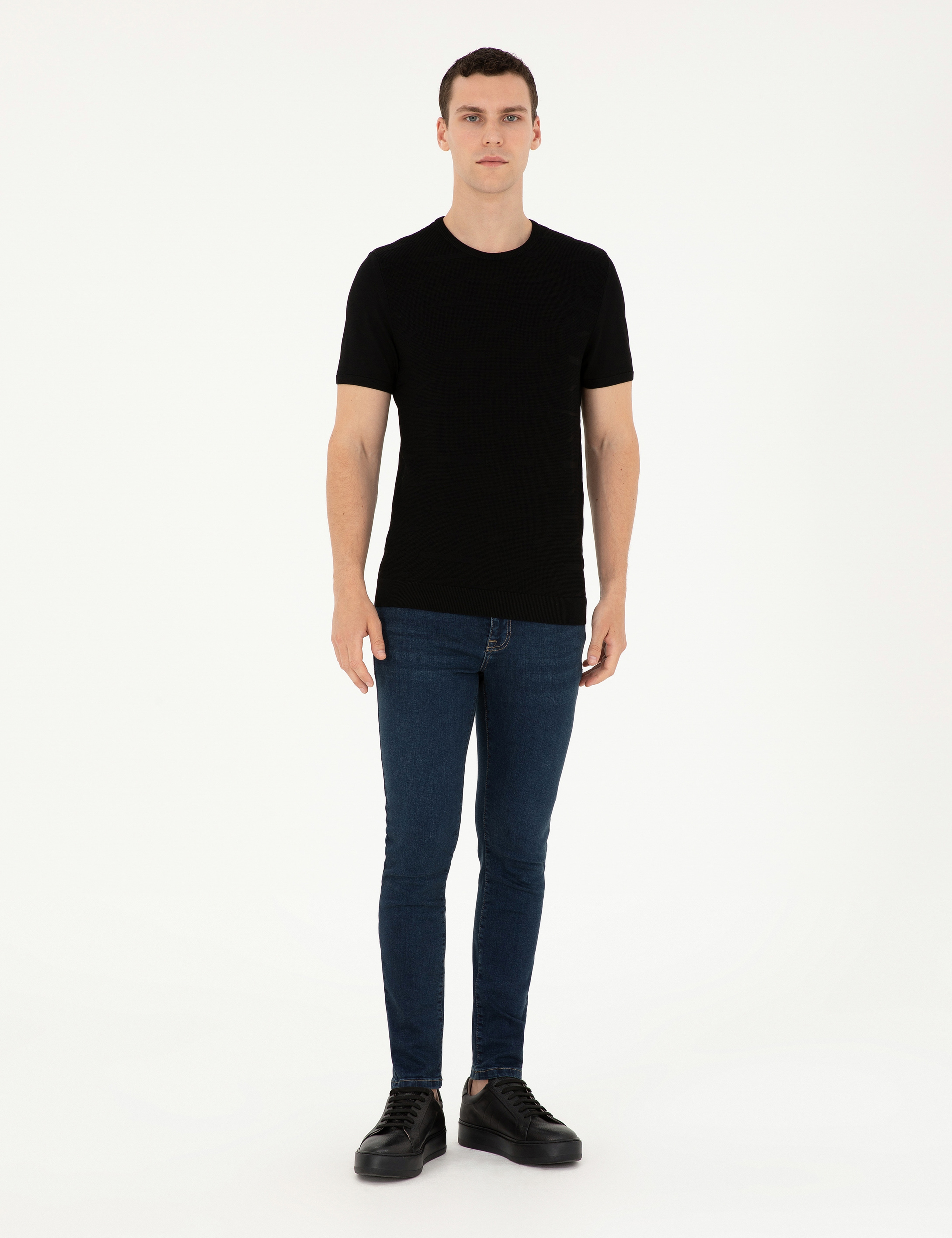 Siyah Slim Fit Bisiklet Yaka Triko Tişört