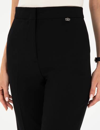Siyah Flare Fit Kumaş Pantolon