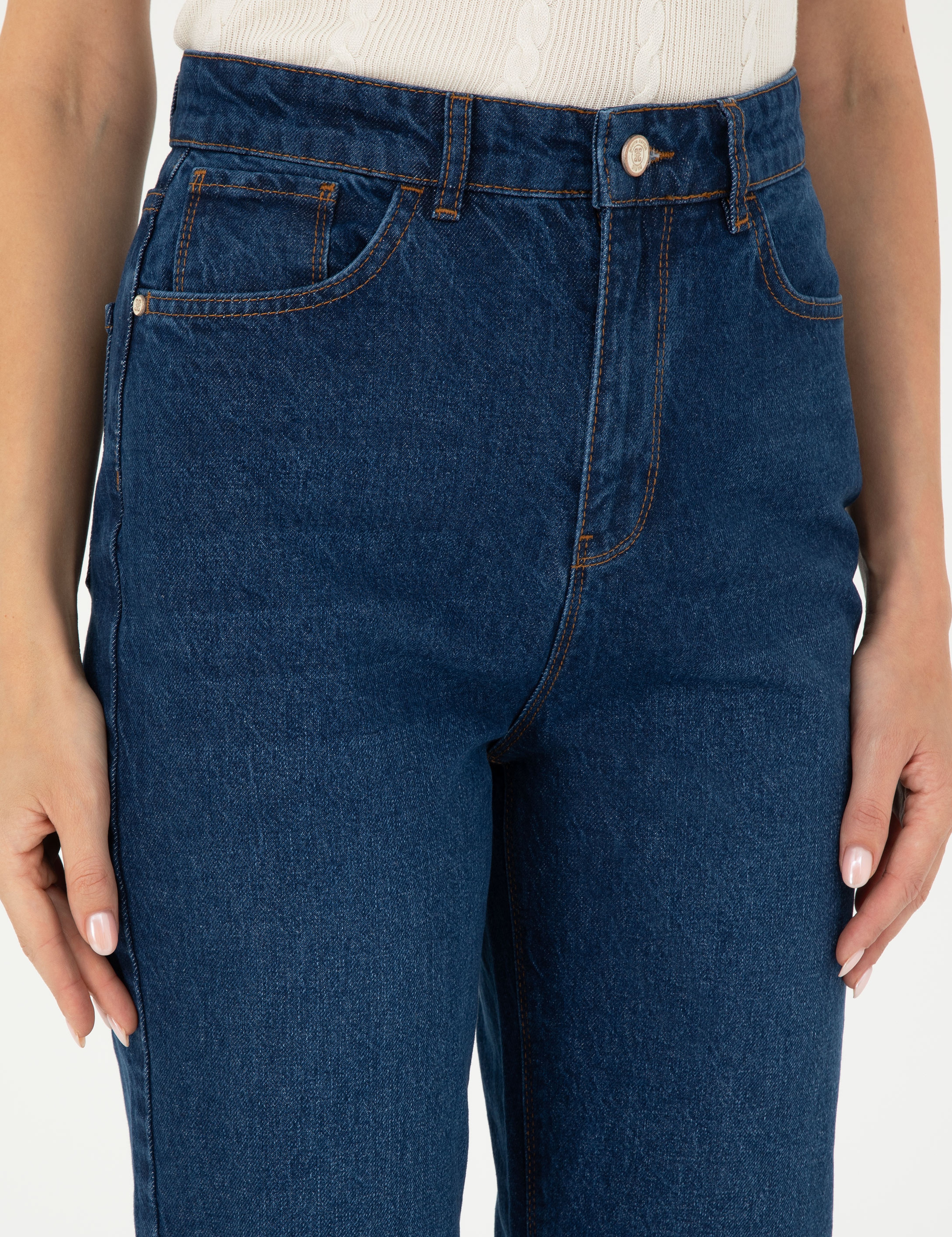 Koyu İndigo Mom Fit Jean Pantolon - Image 5