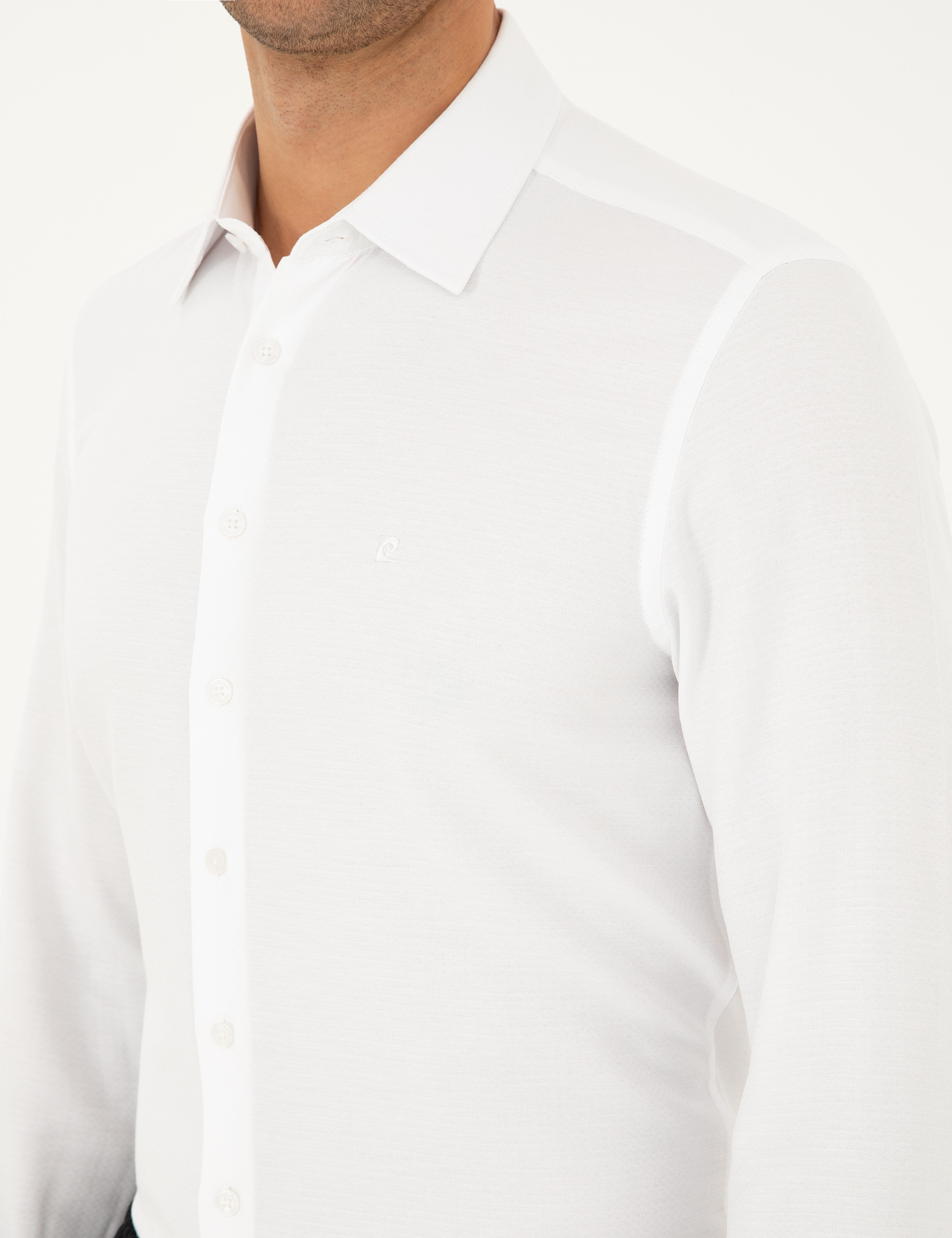 Beyaz Armürlü Slim Fit Uzun Kollu Gömlek