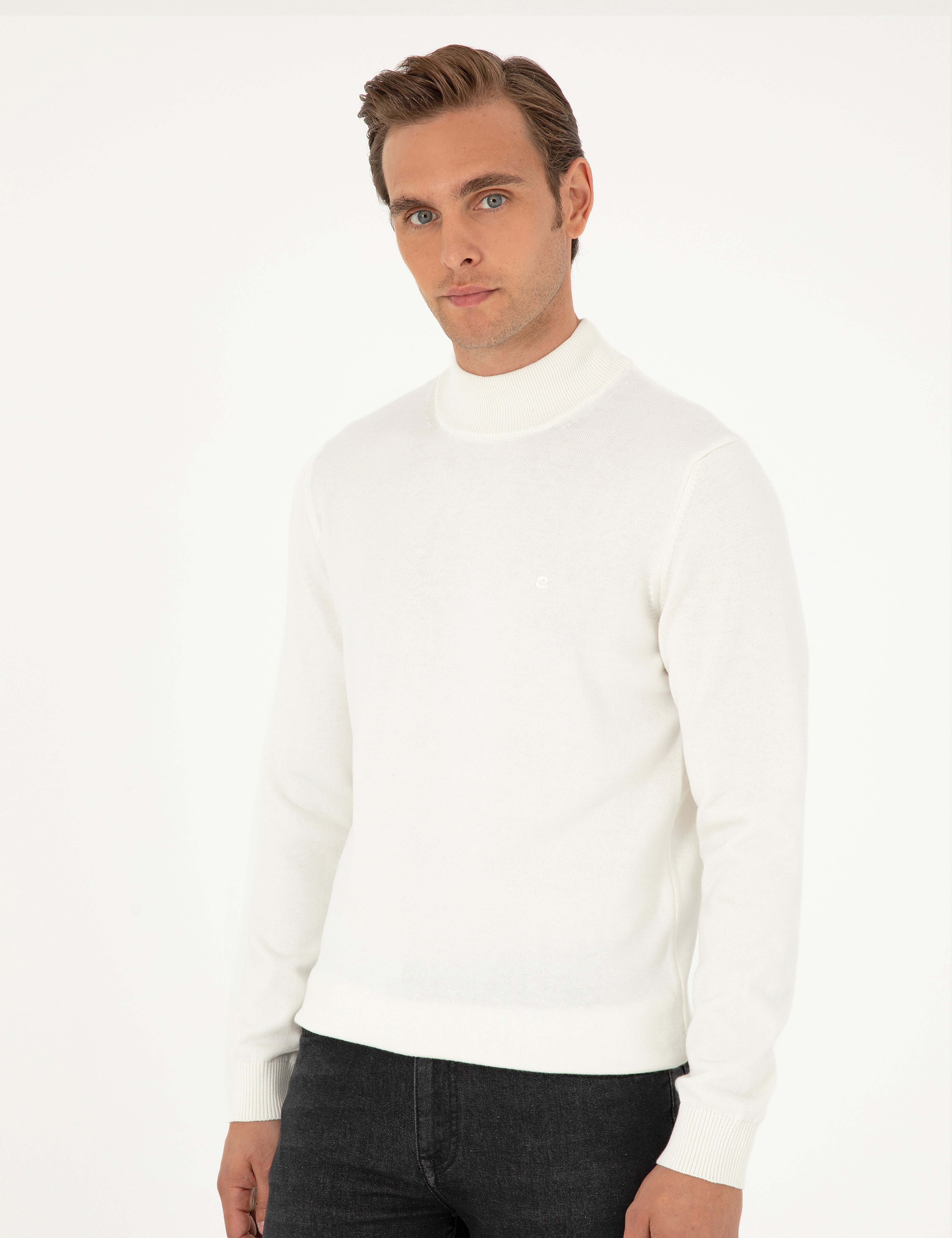 Ekru Slim Fit Yarım Balıkçı Yaka Basic Triko Kazak