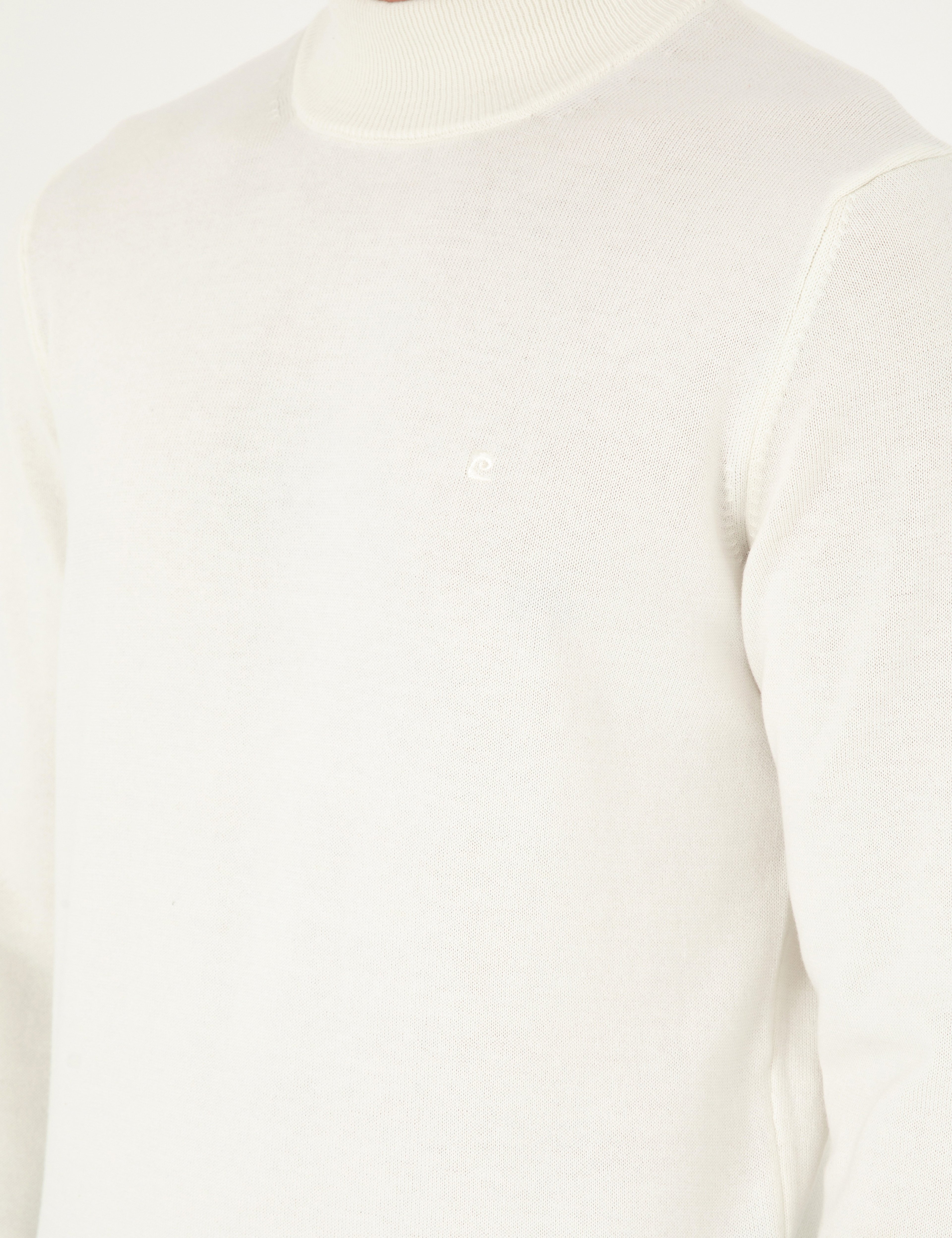 Ekru Slim Fit Yarım Balıkçı Yaka Basic Triko Kazak