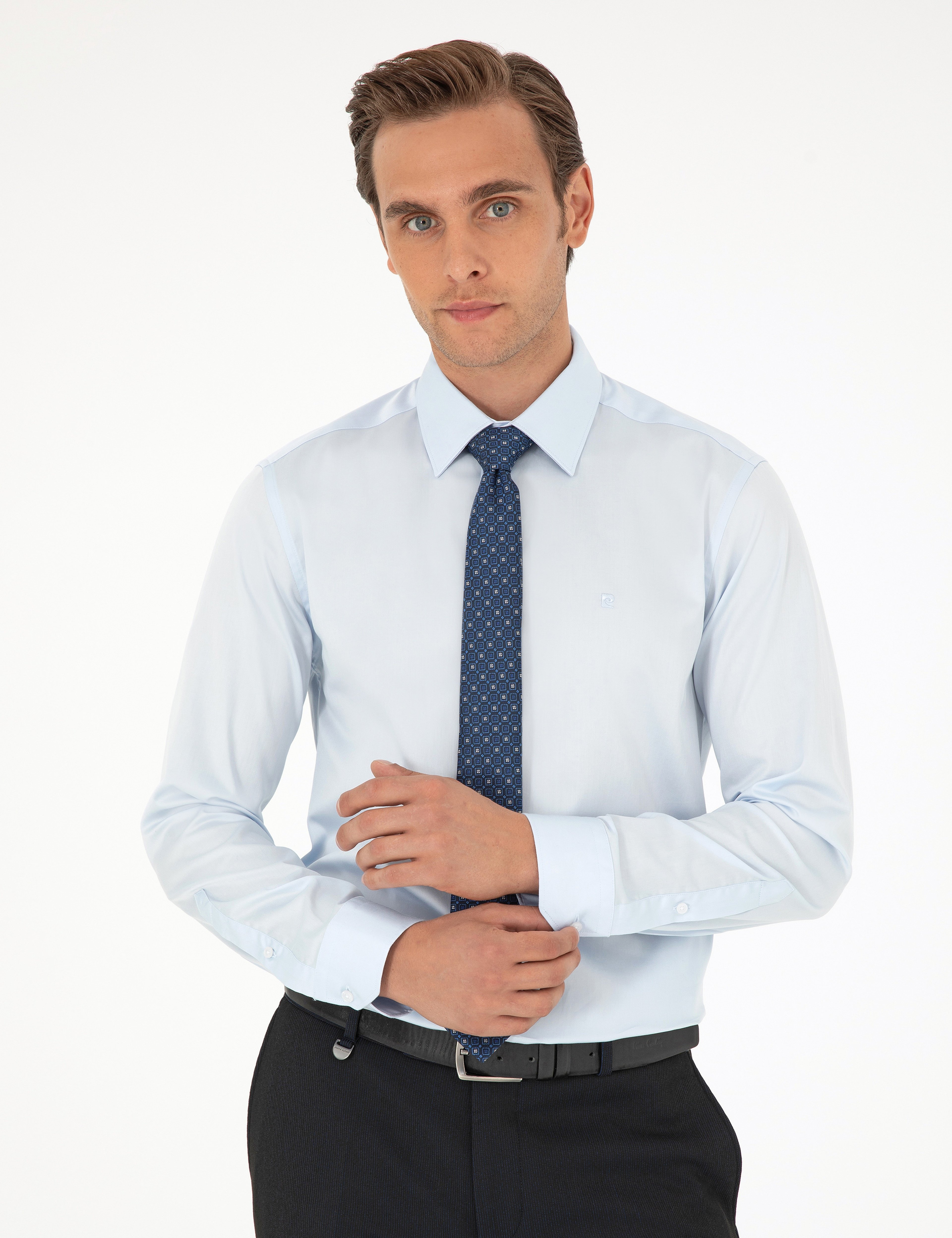 Açık Mavi %100 Pamuk Parlak Saten Slim Fit Uzun Kollu Basic Gömlek