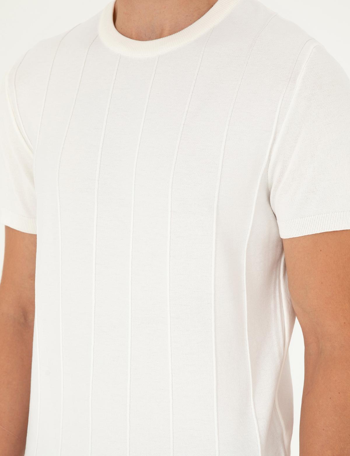 Ekru Slim Fit Bisiklet Yaka Triko Tişört - 50302451007