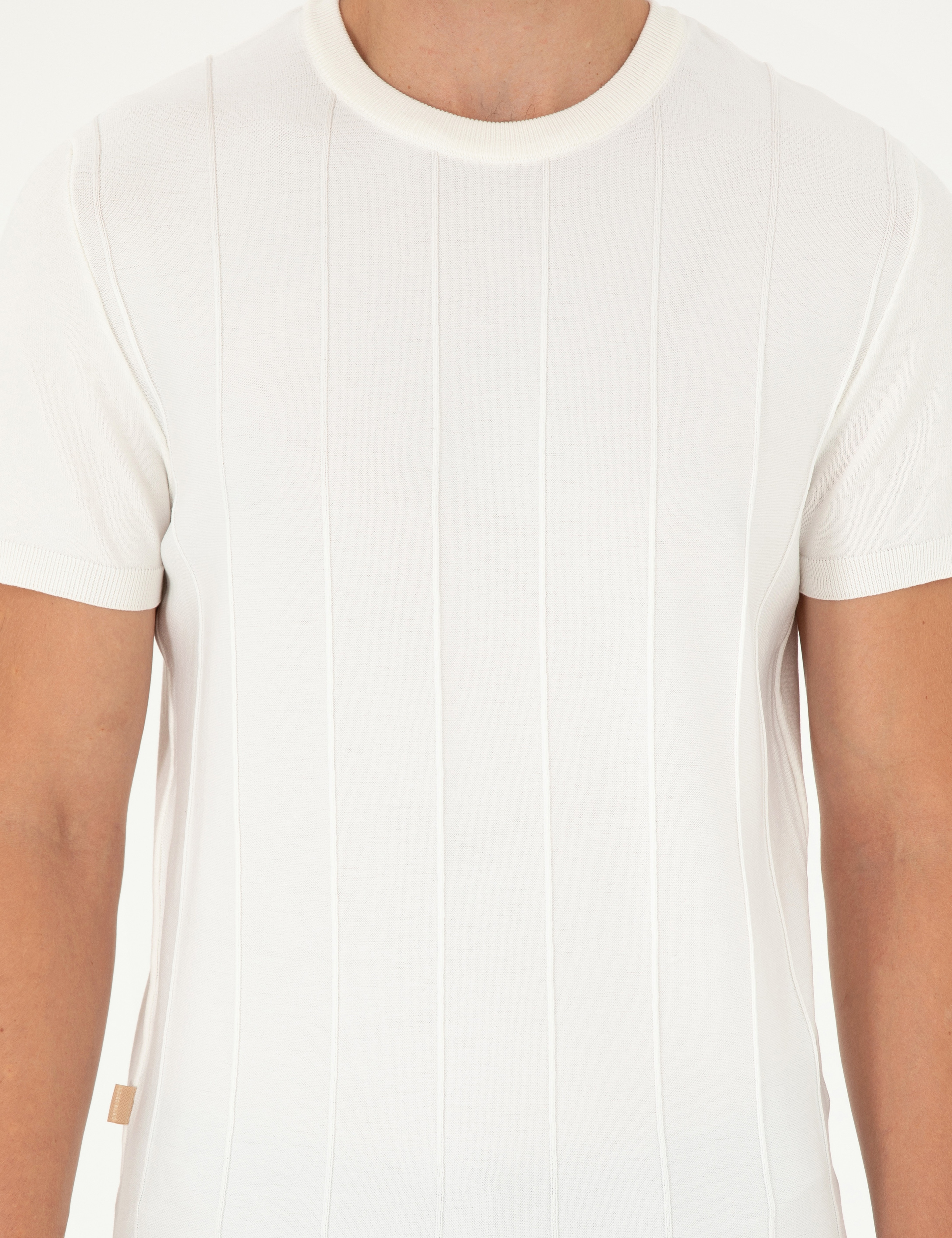 Ekru Slim Fit Bisiklet Yaka Triko Tişört