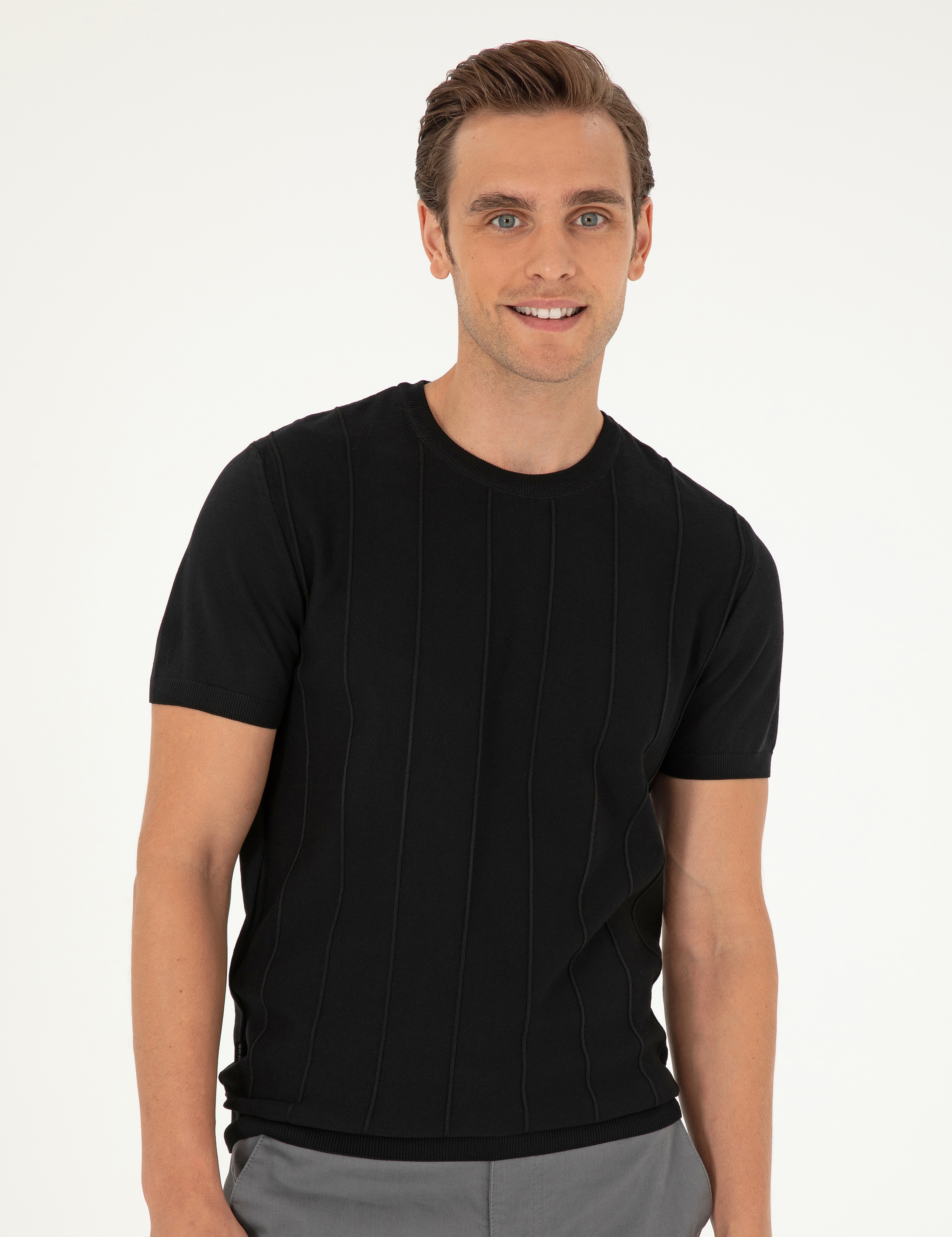 Siyah Slim Fit Bisiklet Yaka Triko Tişört - Image 3