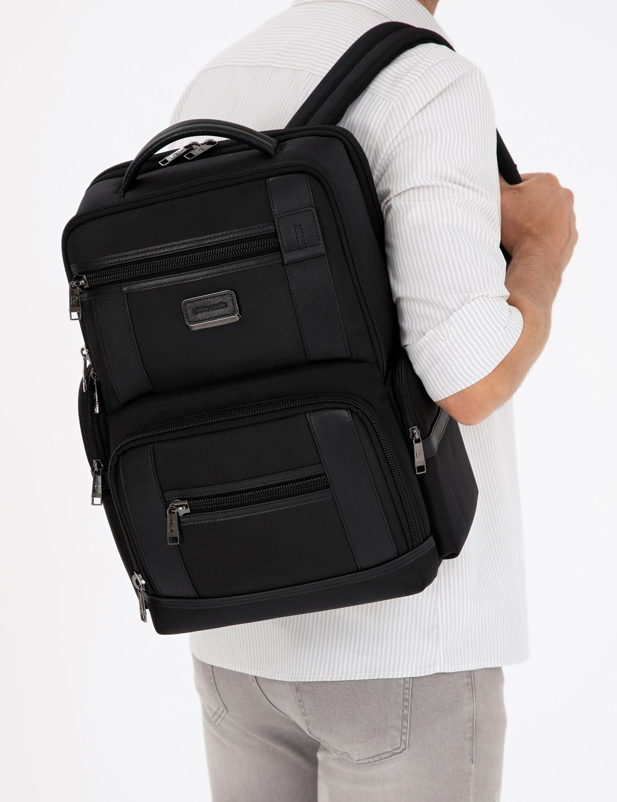 Erkek Siyah Sırt Çantası