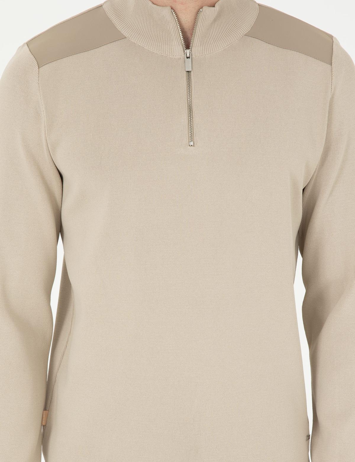 Bej Regular Fit Fermuarlı Dik Yaka Triko Kazak - 50296417007