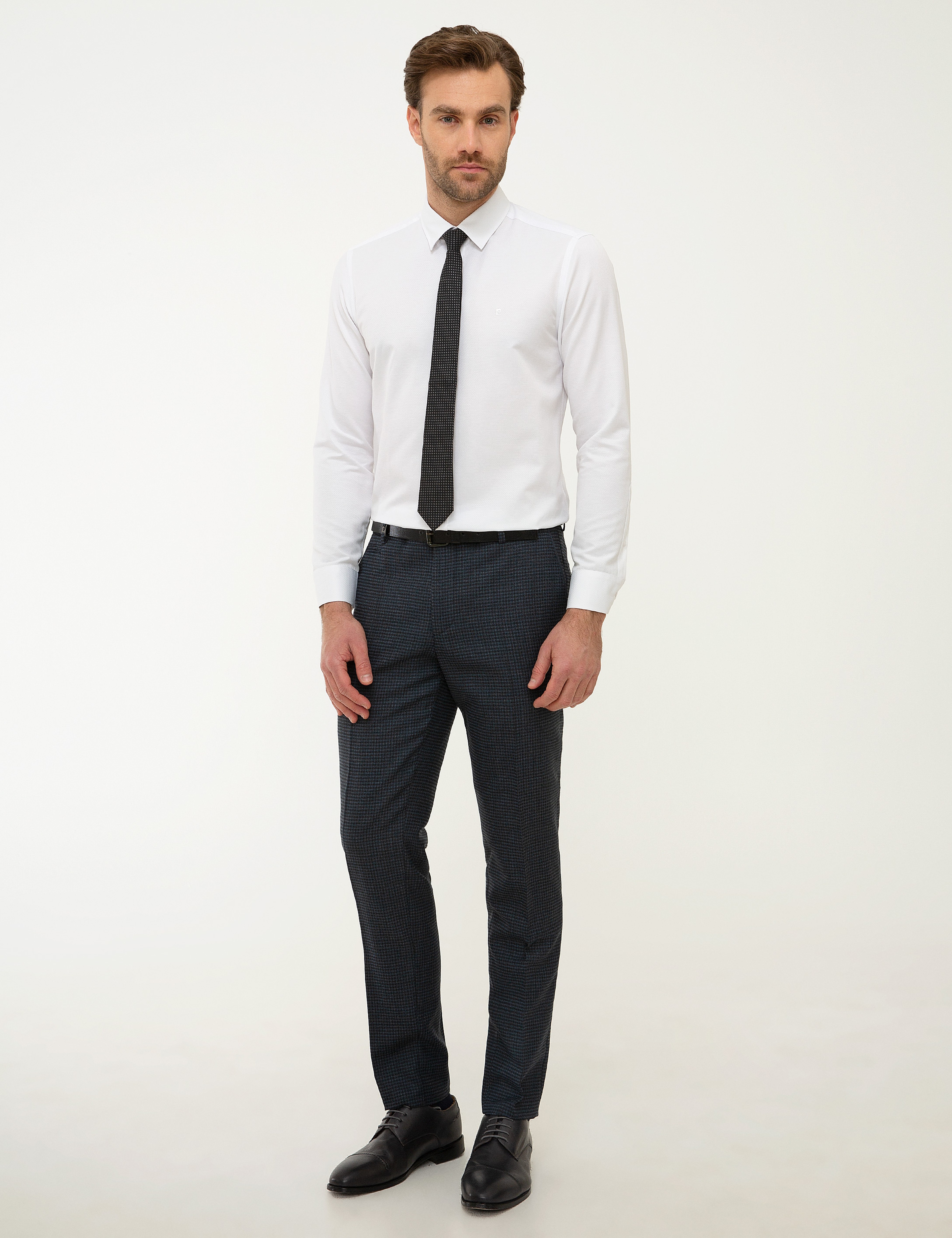 Beyaz Slim Fit Armürlü Gömlek