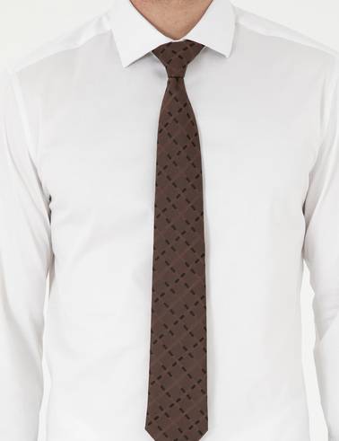 Beyaz Likralı Kolay Ütülenebilir Ekstra Slim Fit Basic Gömlek