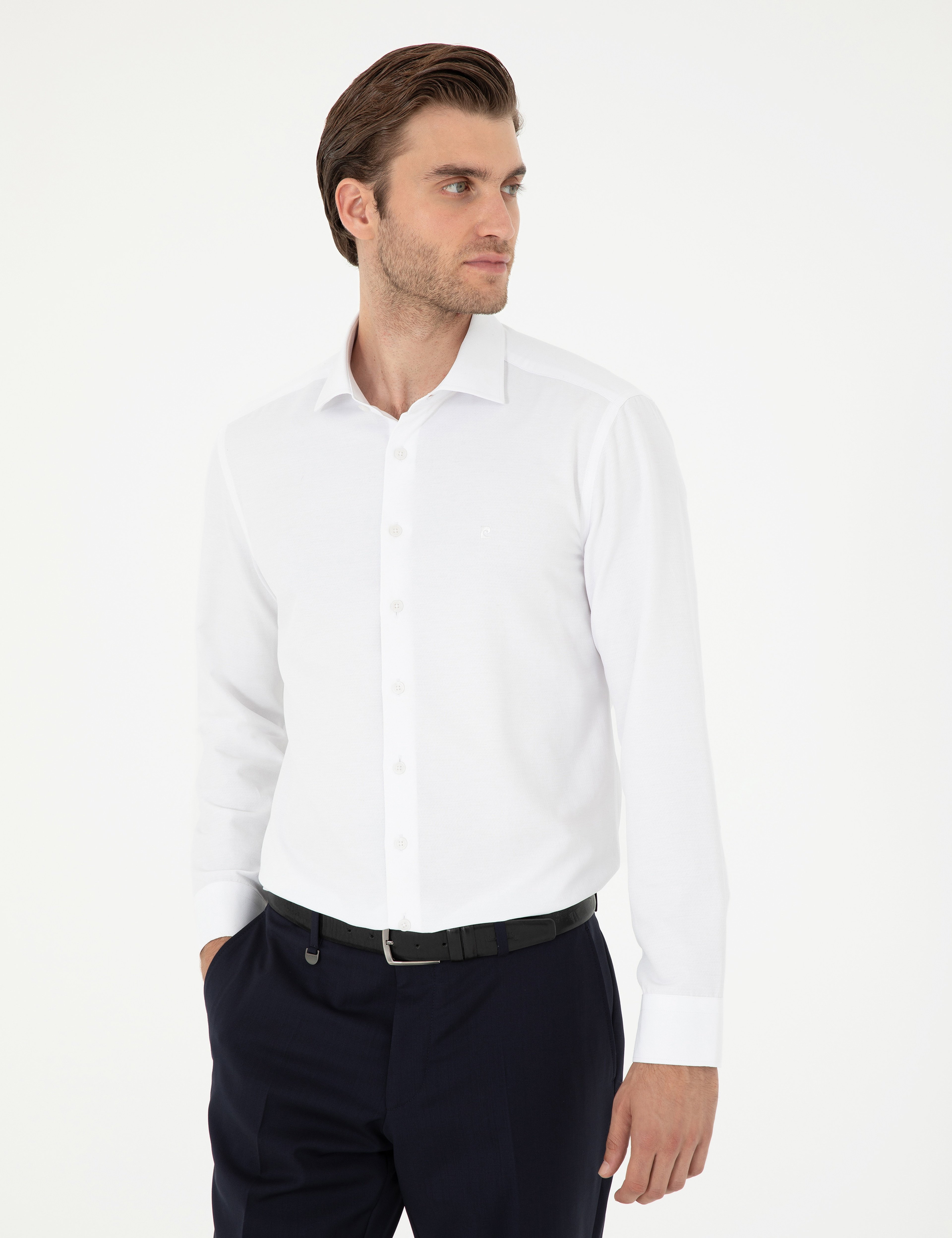 Beyaz Slim Fit Armürlü Uzun Kollu Gömlek