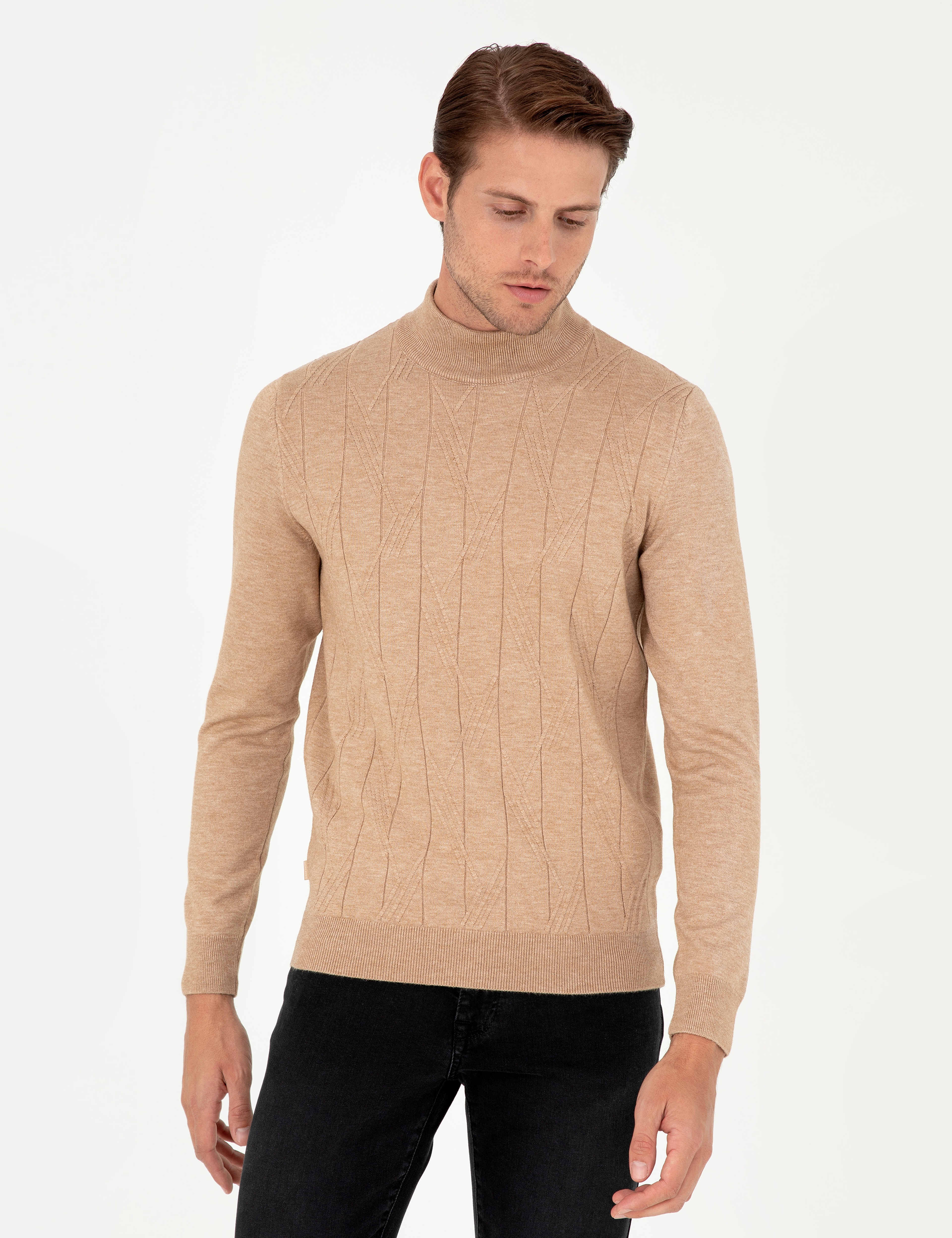 Bej Slim Fit Yarım Balıkçı Yaka Triko Kazak